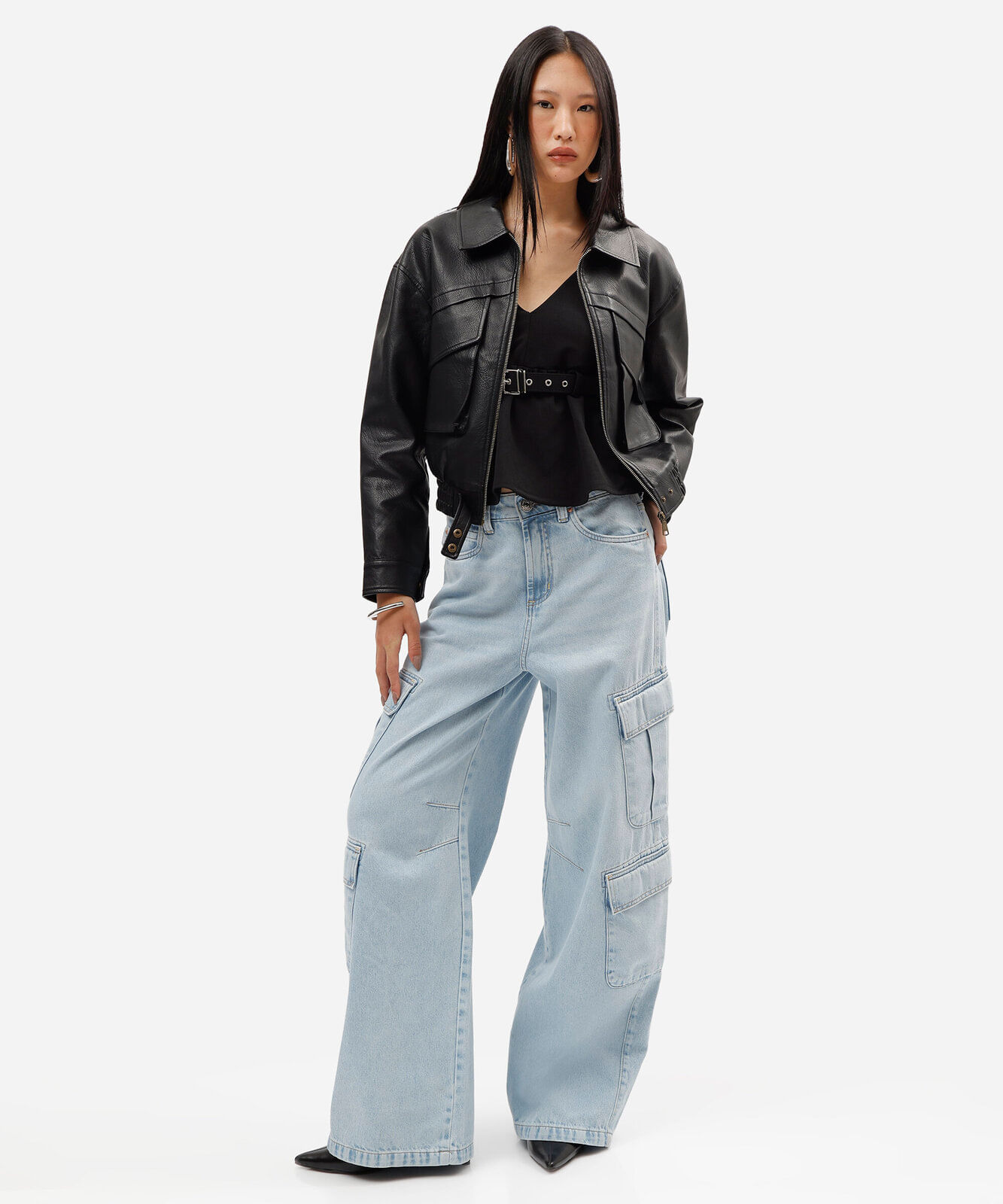 calça skater feminina jeans com bolsos cargo azul