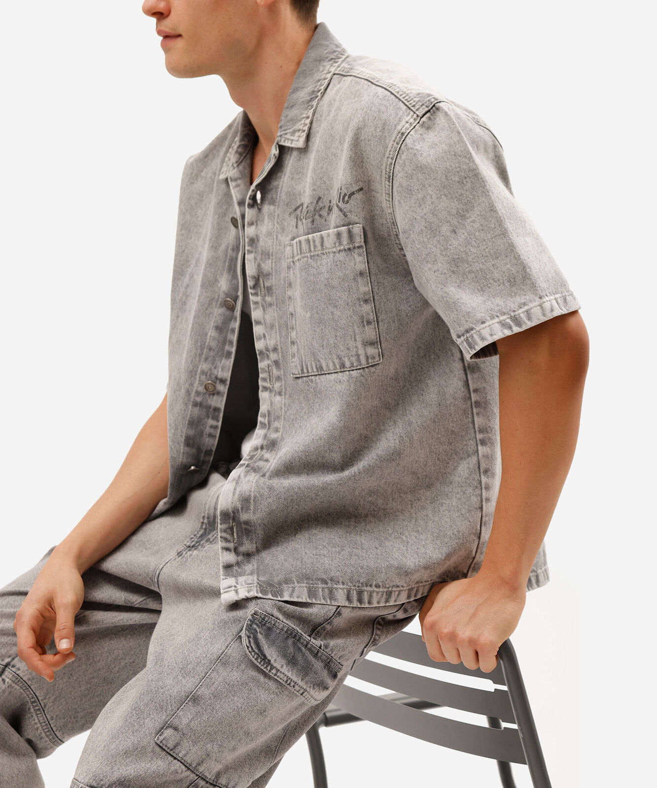 camisa box fit masculina jeans marmorizada rock in rio cinza