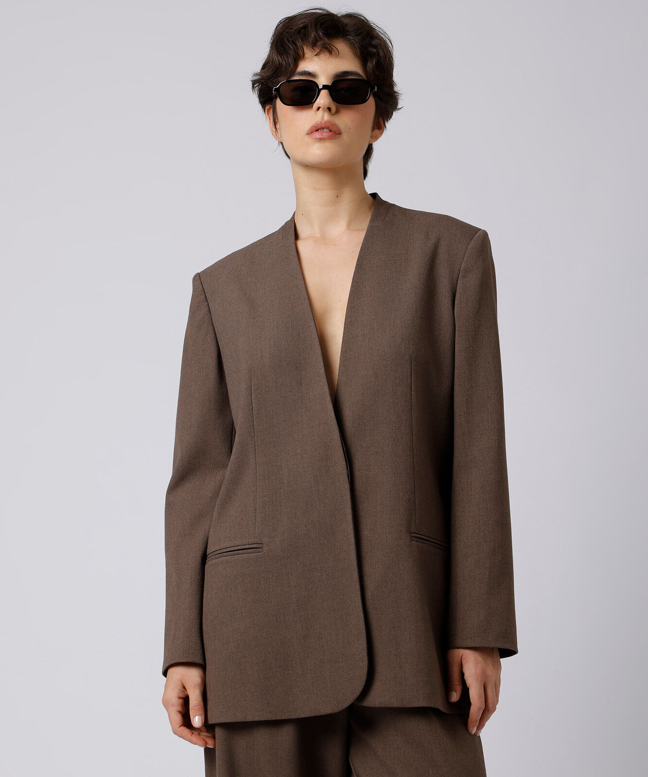 blazer de alfaiataria feminino sem lapela mindset marrom