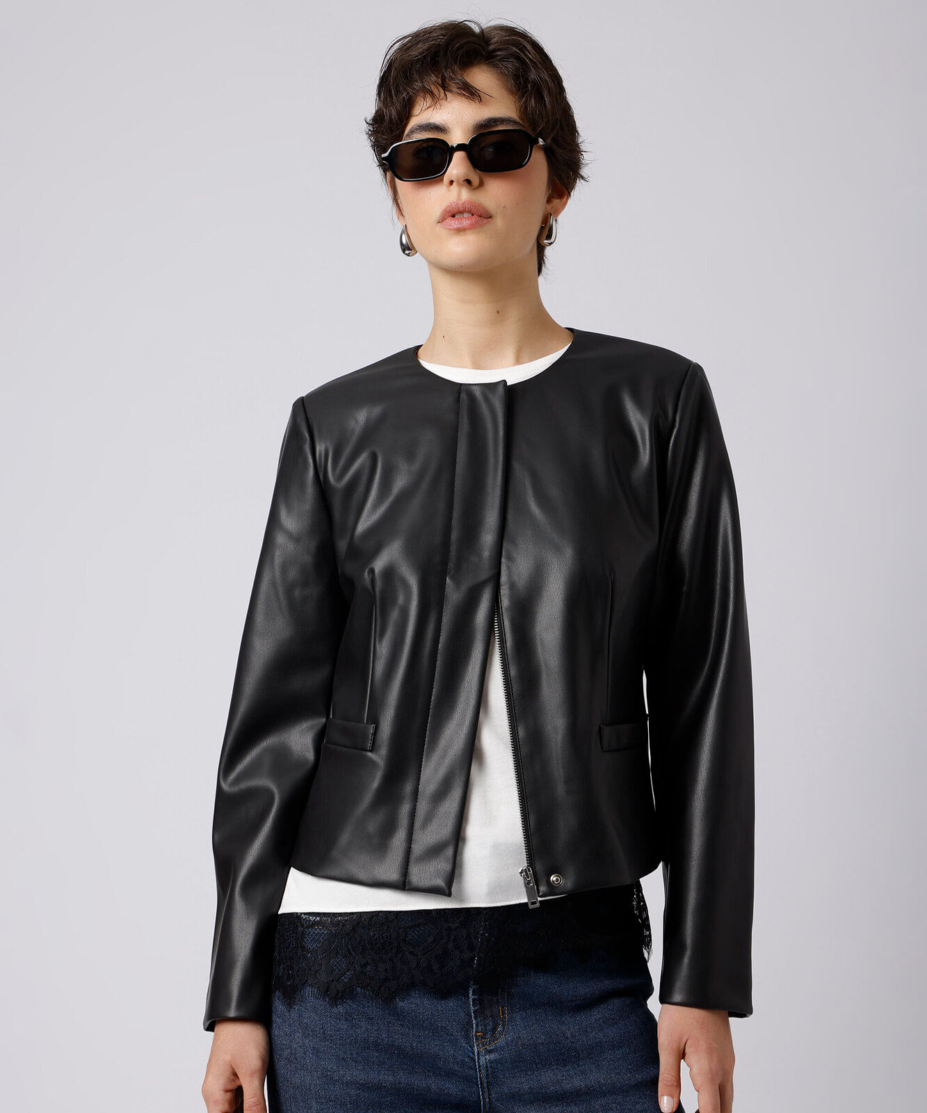 jaqueta cropped feminina de pu mindset preta