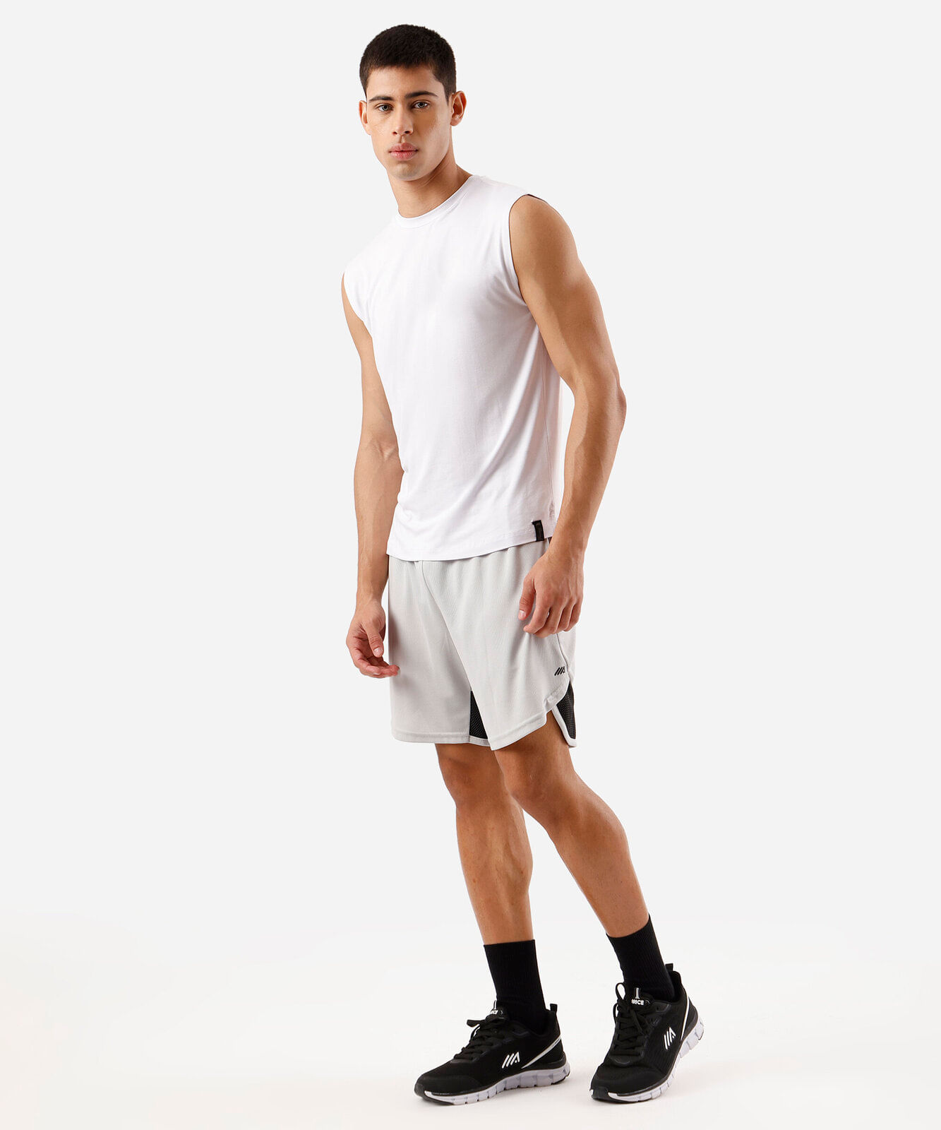 short masculino esportivo texturizado com recorte cinza
