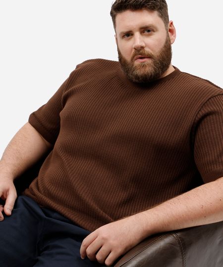 camiseta masculina de tricot texturizada plus size marrom GG1