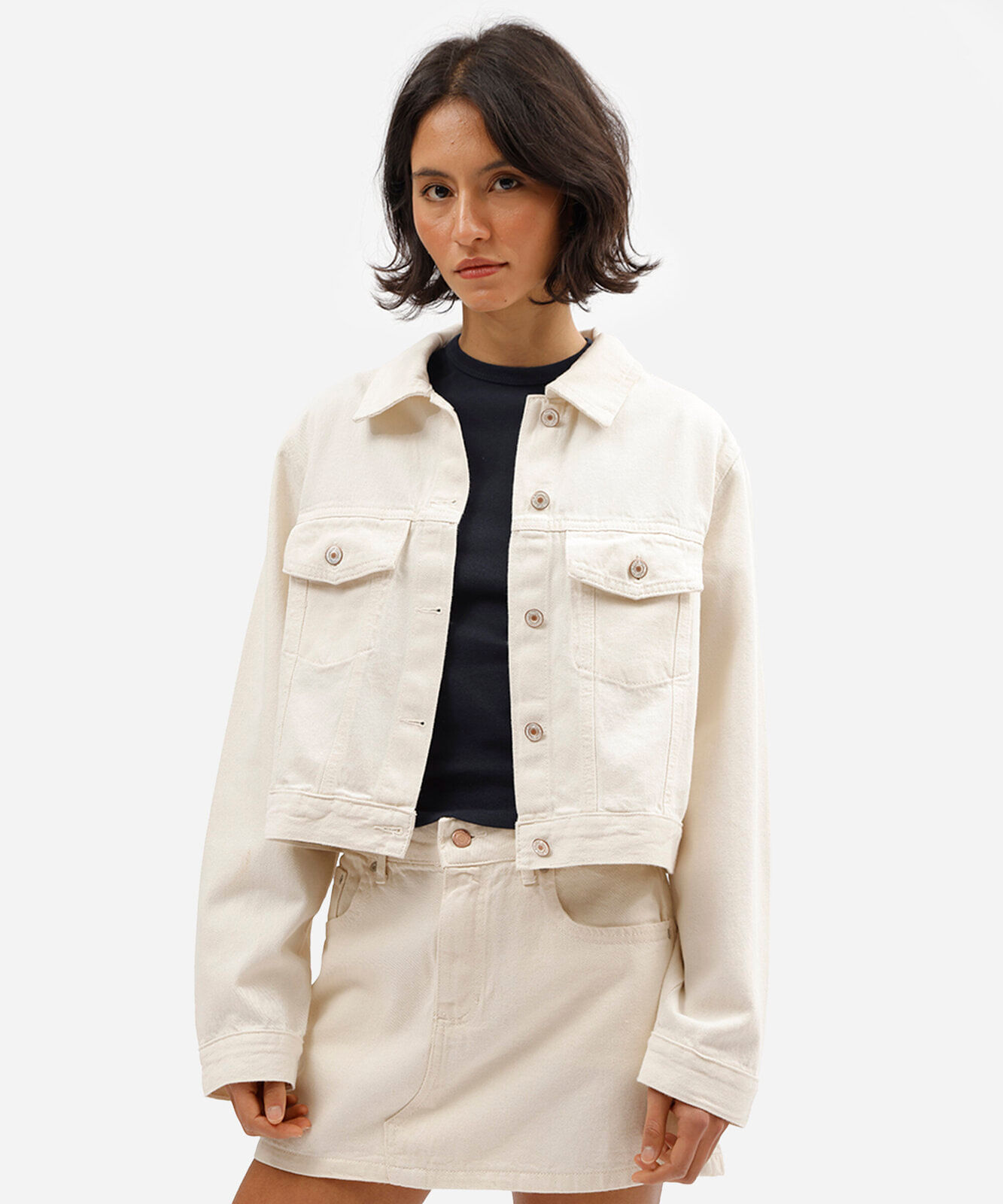 jaqueta cropped feminina de sarja bege