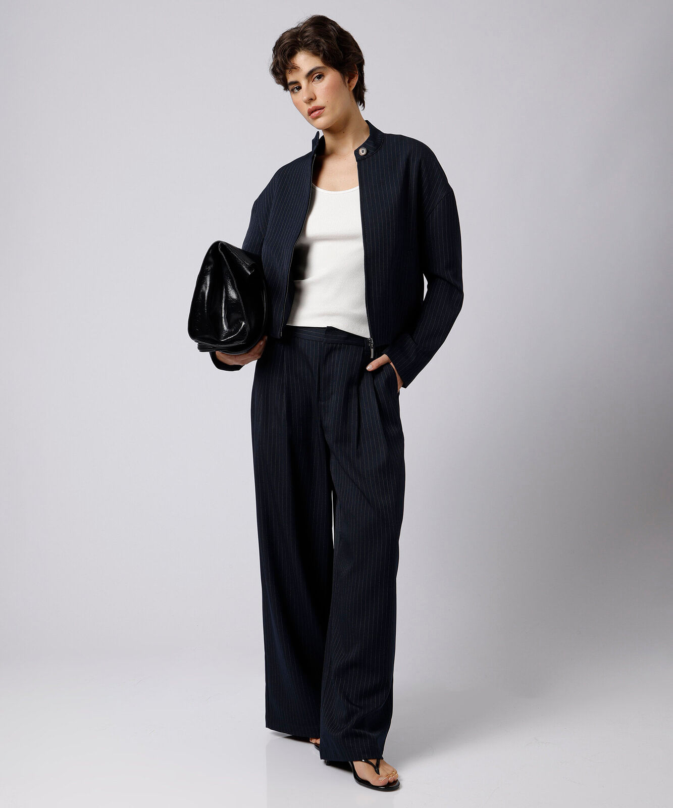calça wide leg de alfaiataria feminina com pregas risca de giz mindset azul