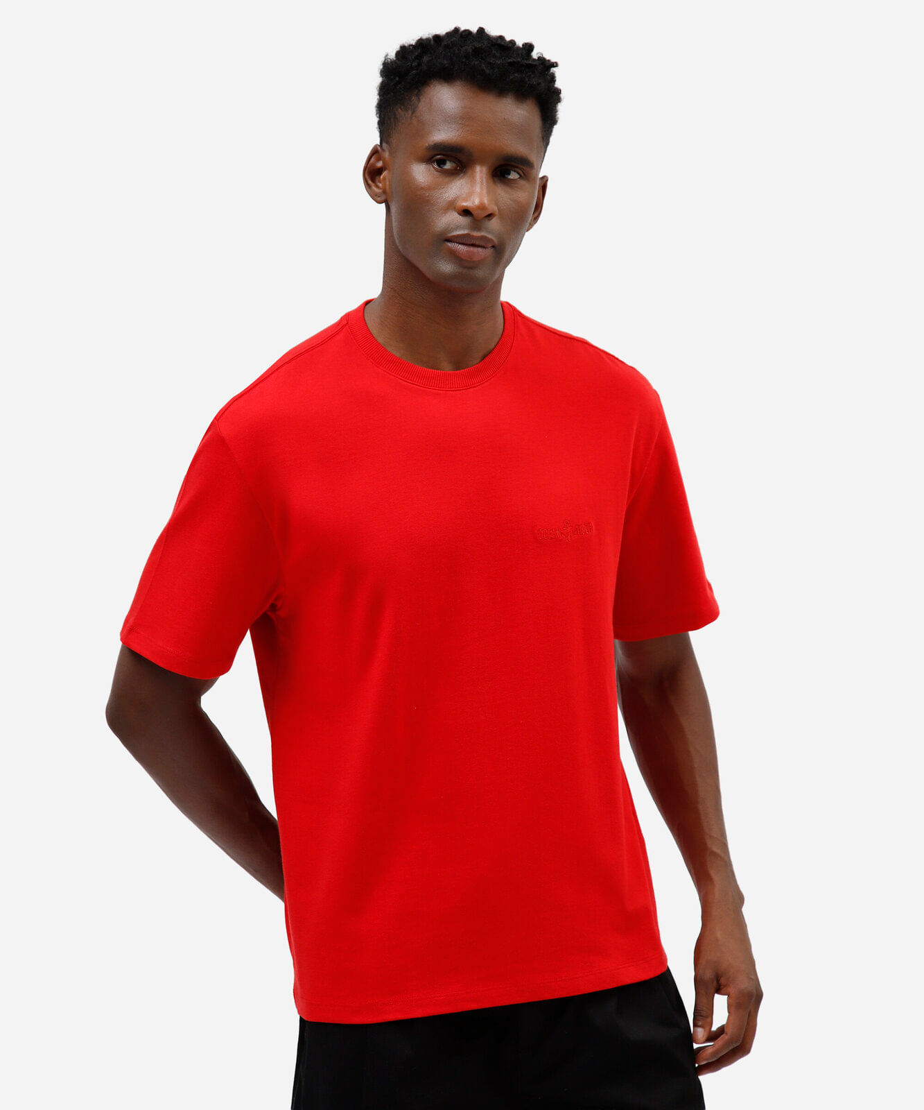 camiseta masculina de algodão manga curta com bordado vermelha