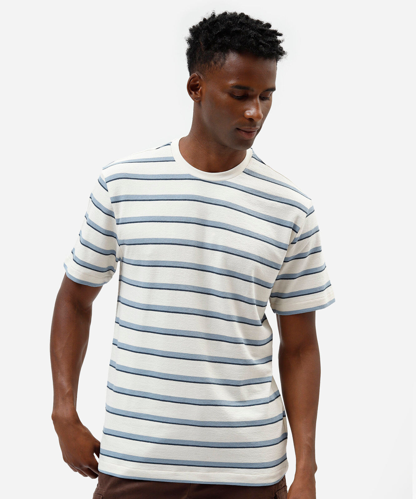 camiseta masculina com algodão manga curta listrada cinza