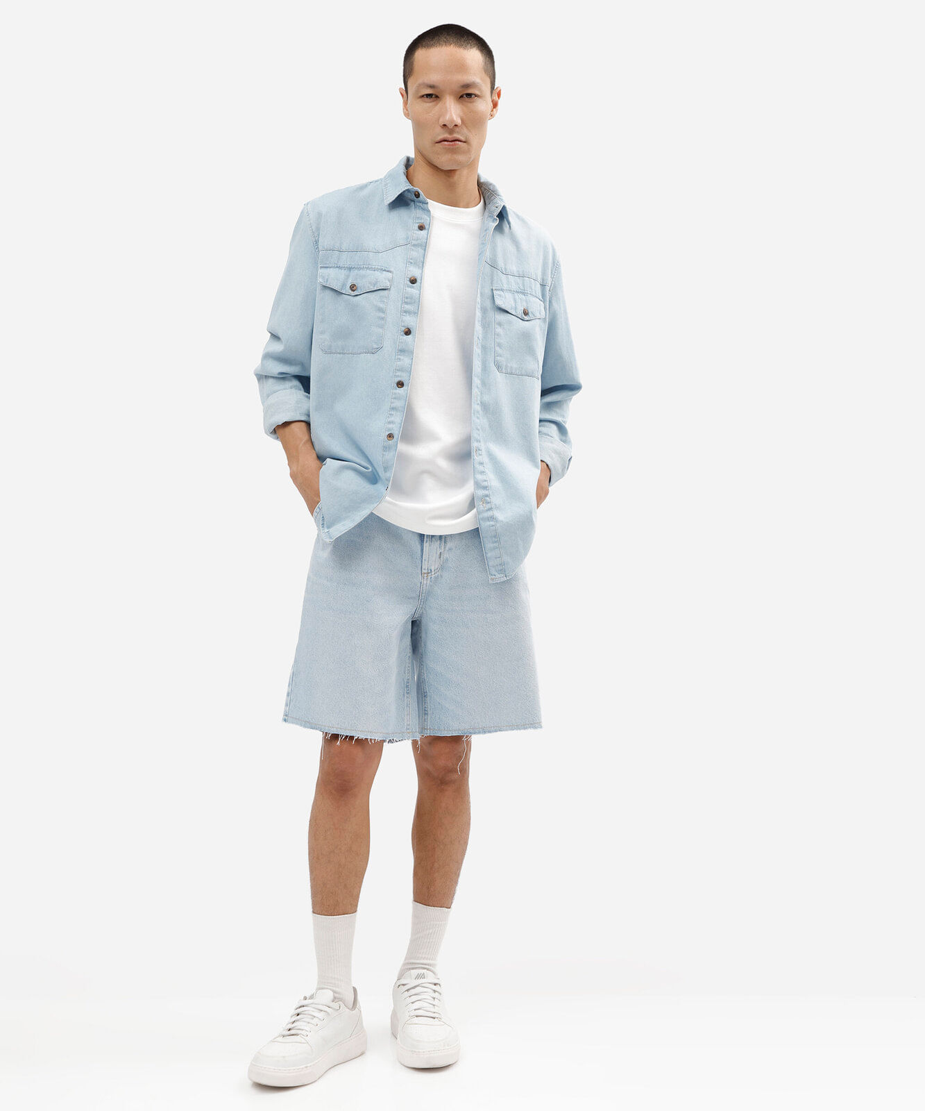 bermuda masculina jeans com barra a fio azul