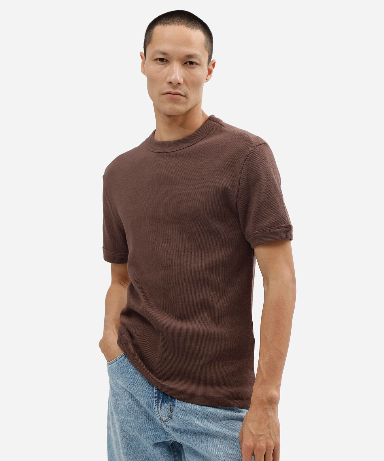 camiseta slim fit masculina de algodão manga curta canelada marrom