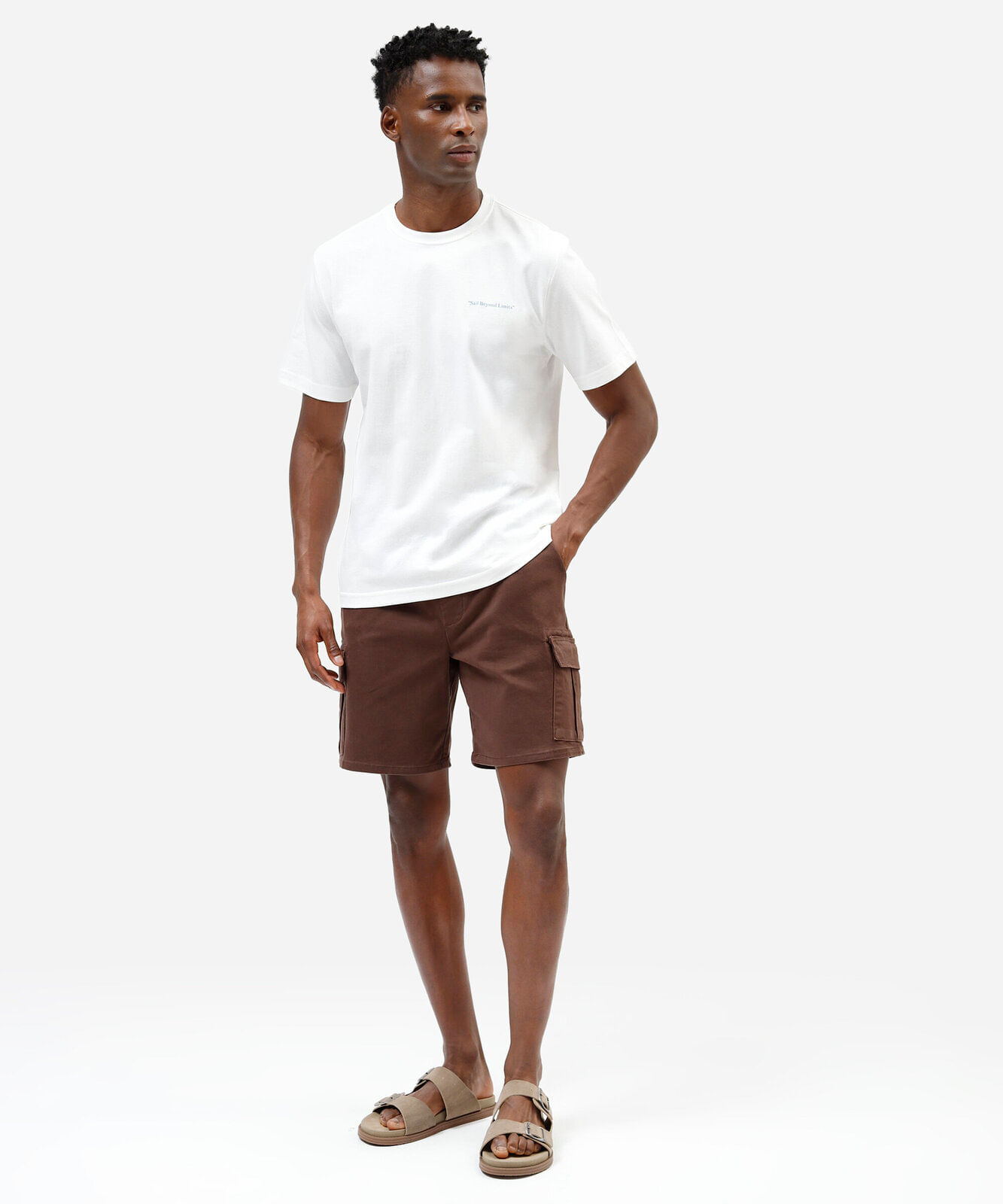 bermuda cargo masculina de sarja cós elástico marrom