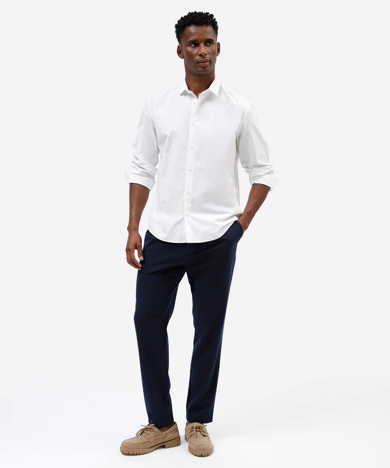 calça slim de alfaiataria masculina com fivela azul