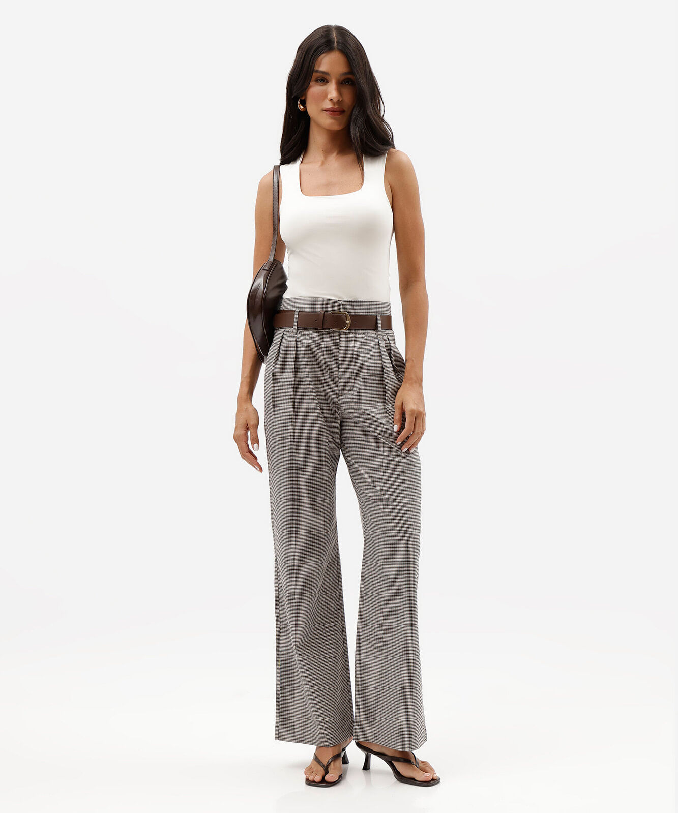 calça de alfaiataria feminina com cinto xadrez colorida