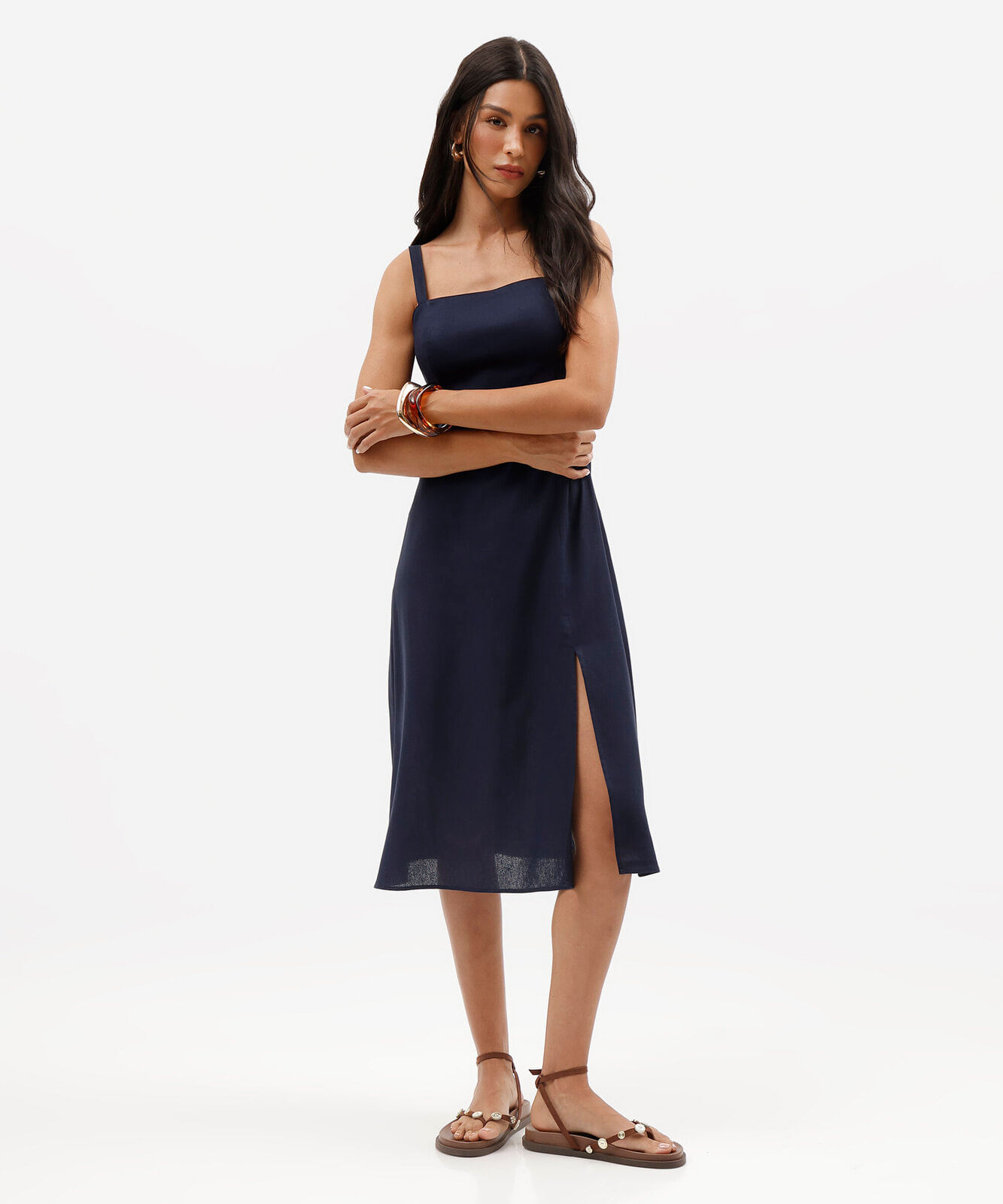 vestido midi com linho decote quadrado azul