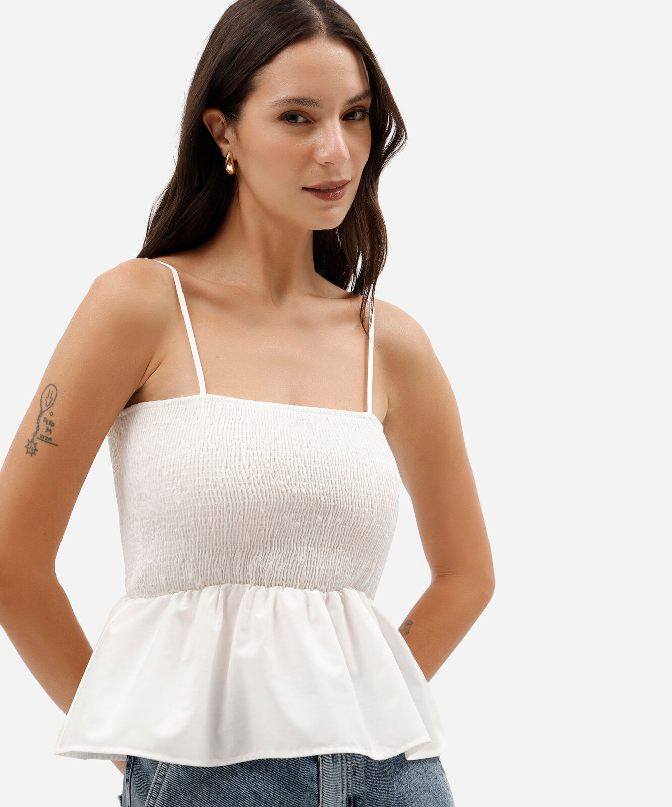 top feminino de alcinha em tricoline com lastex e babado peplum off white
