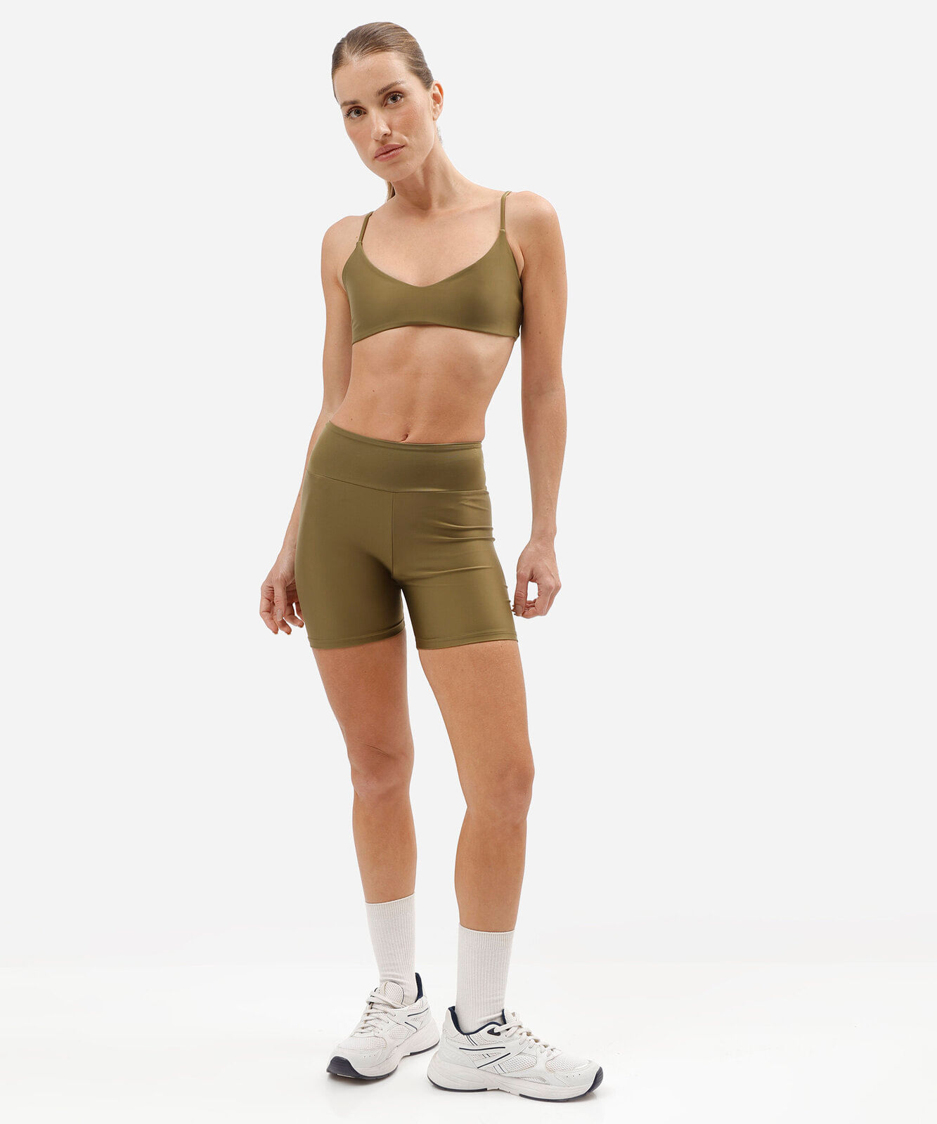 bermuda cliclista esportiva feminina de poliamida com bolso verde