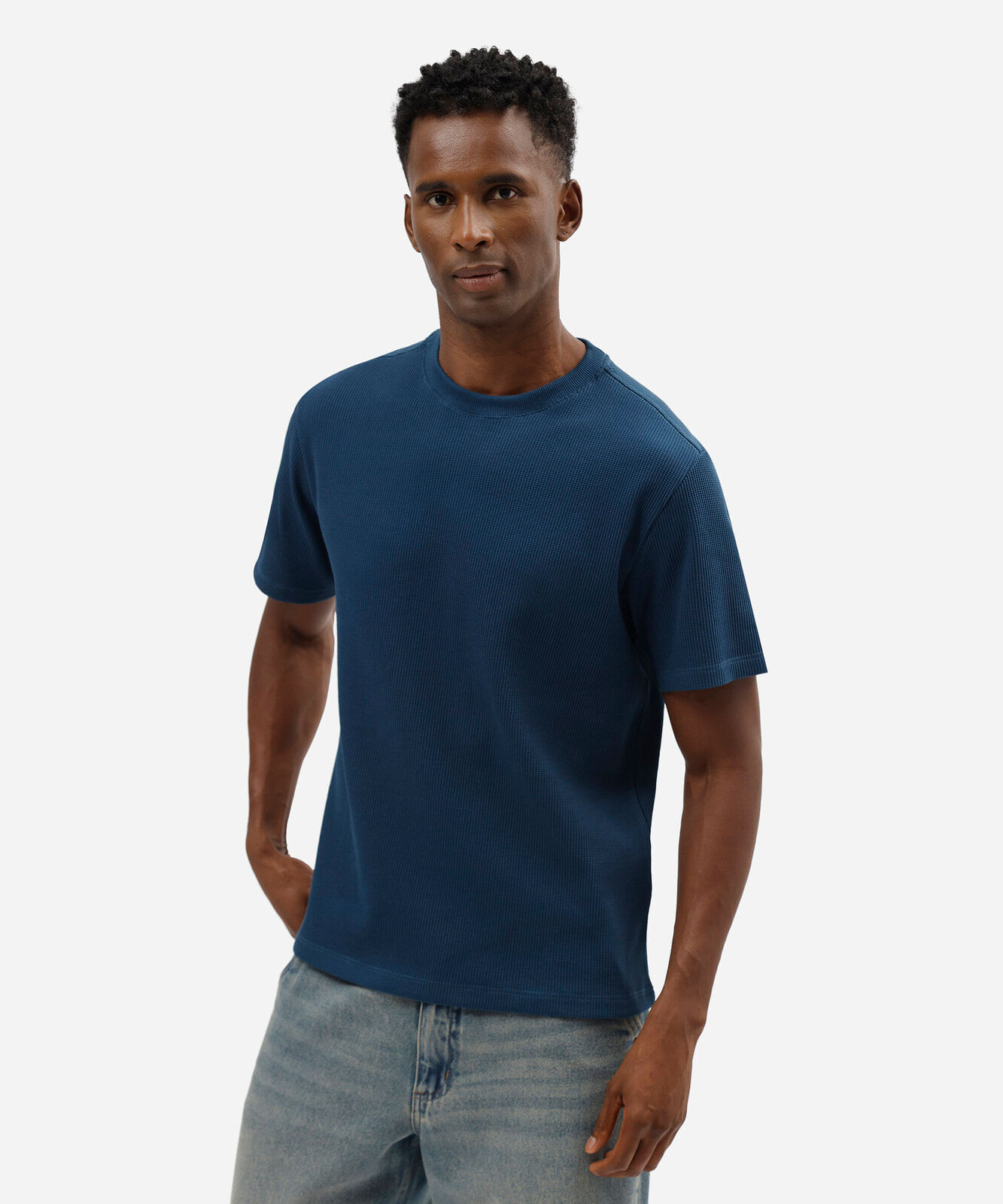 camiseta comfort masculina em malha waffle azul