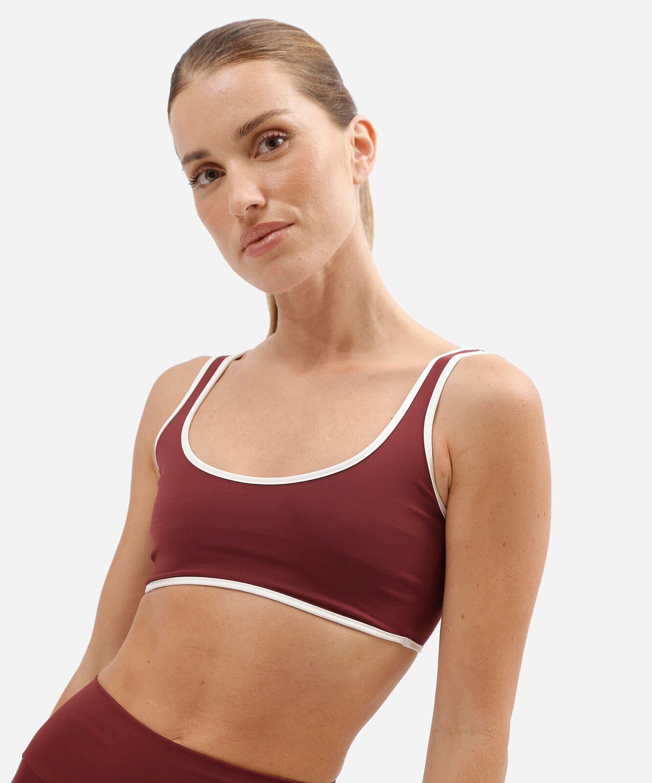top esportivo feminino de poliamida com viés vinho