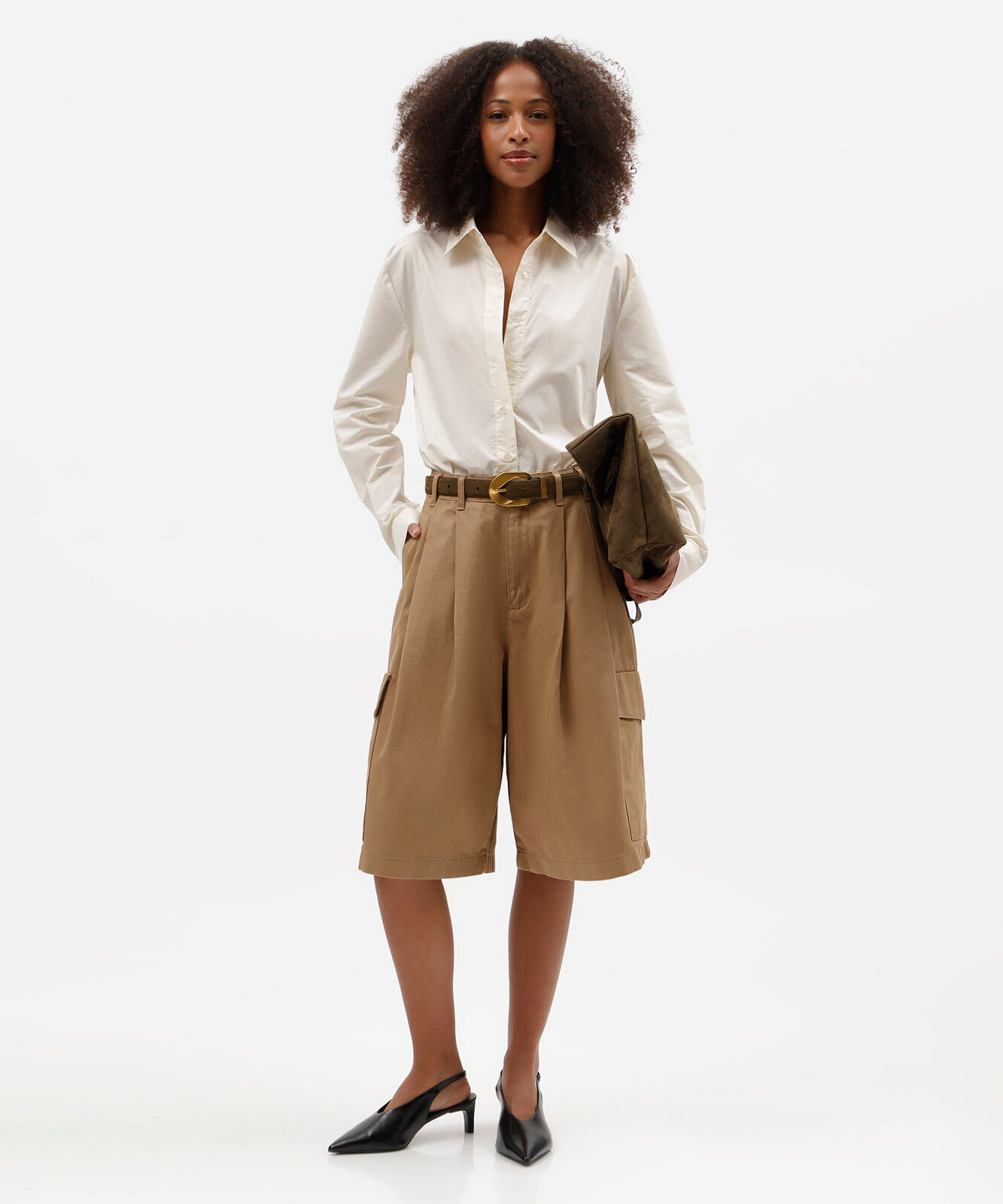 bermuda jorts cargo feminina de sarja cintura média bege
