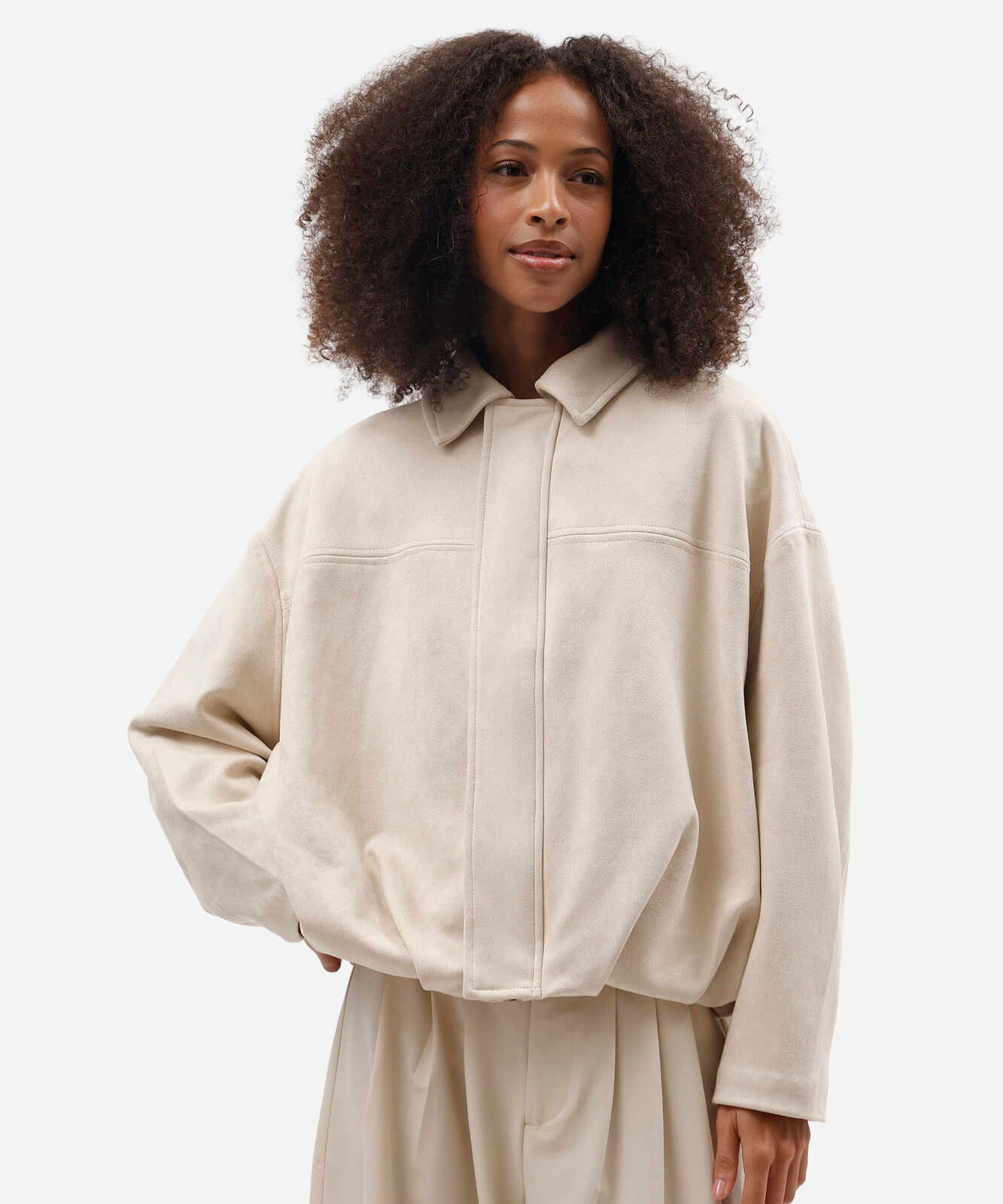 jaqueta balonê oversized feminina de suede bege