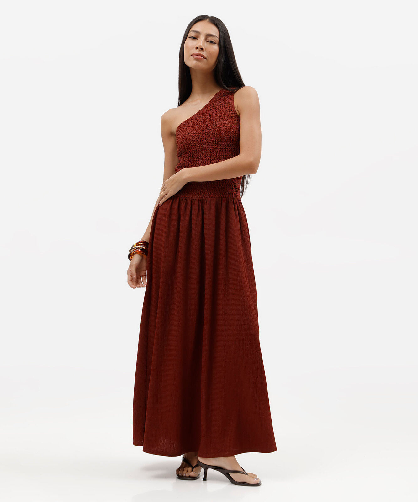 vestido longo feminino ombro único texturizado vinho