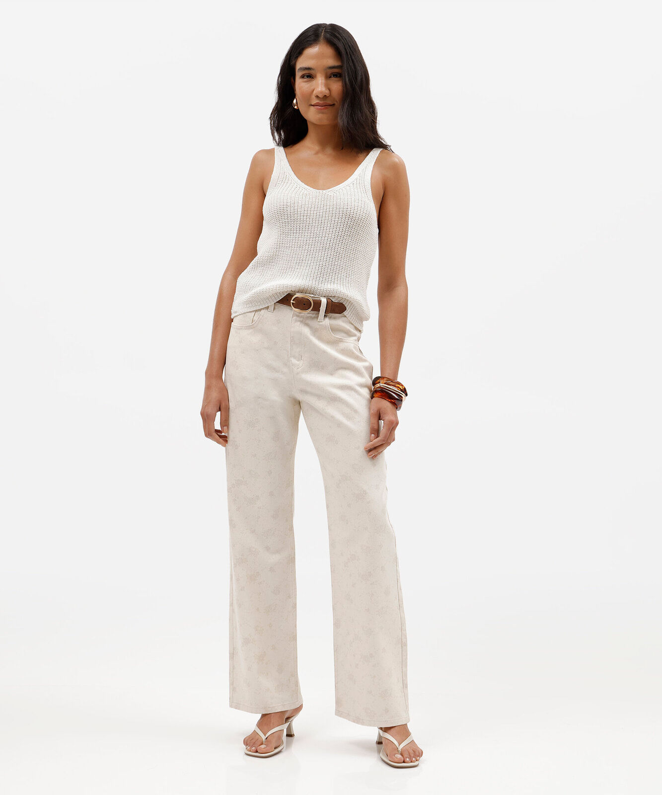 calça wide leg slim feminina de sarja floral bege