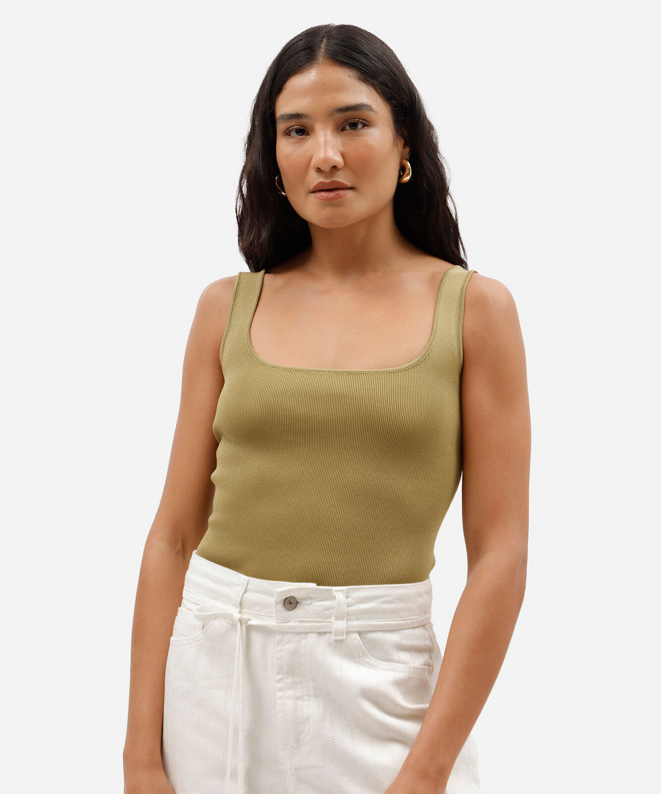 regata feminina de tricot decote quadrado verde