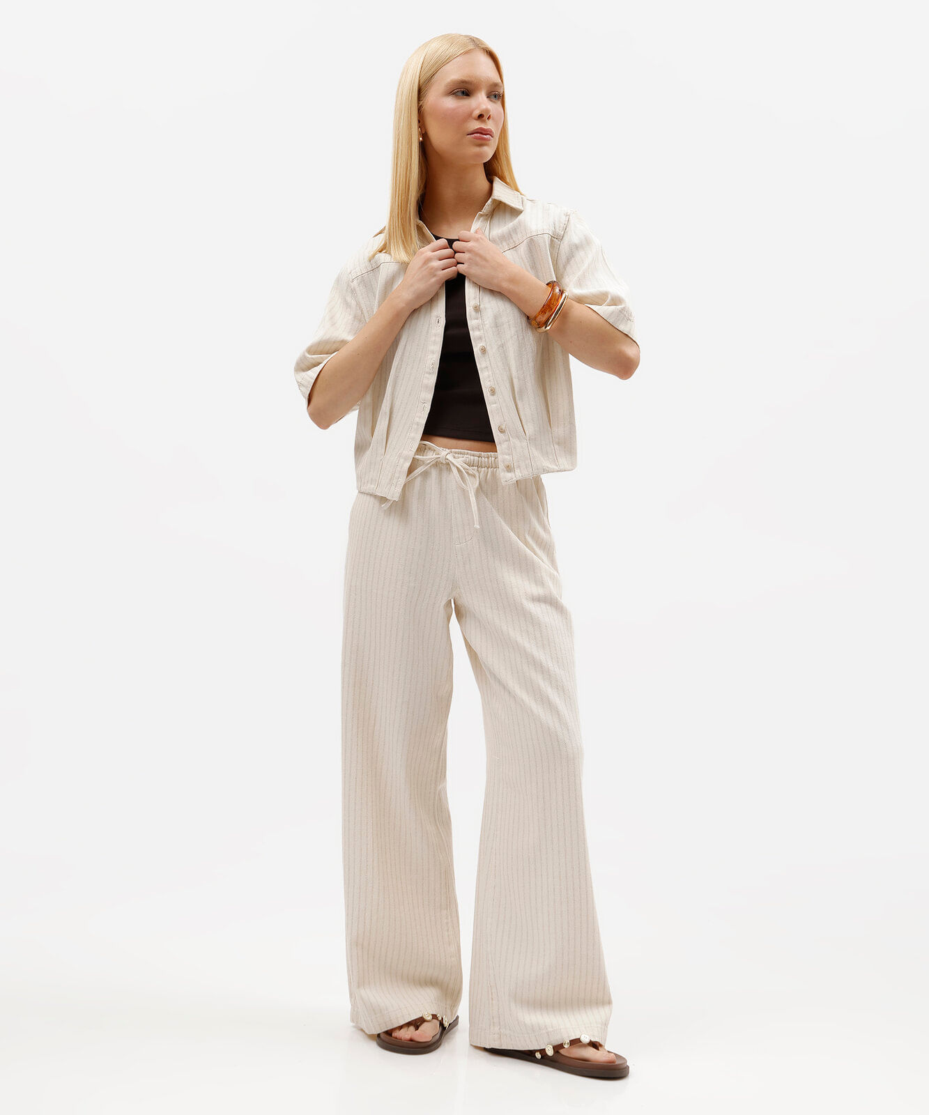 calça estilo pijama feminina de sarja listrada bege