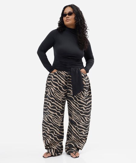 calça barrel feminina de sarja animal print mindset plus size colorida 54