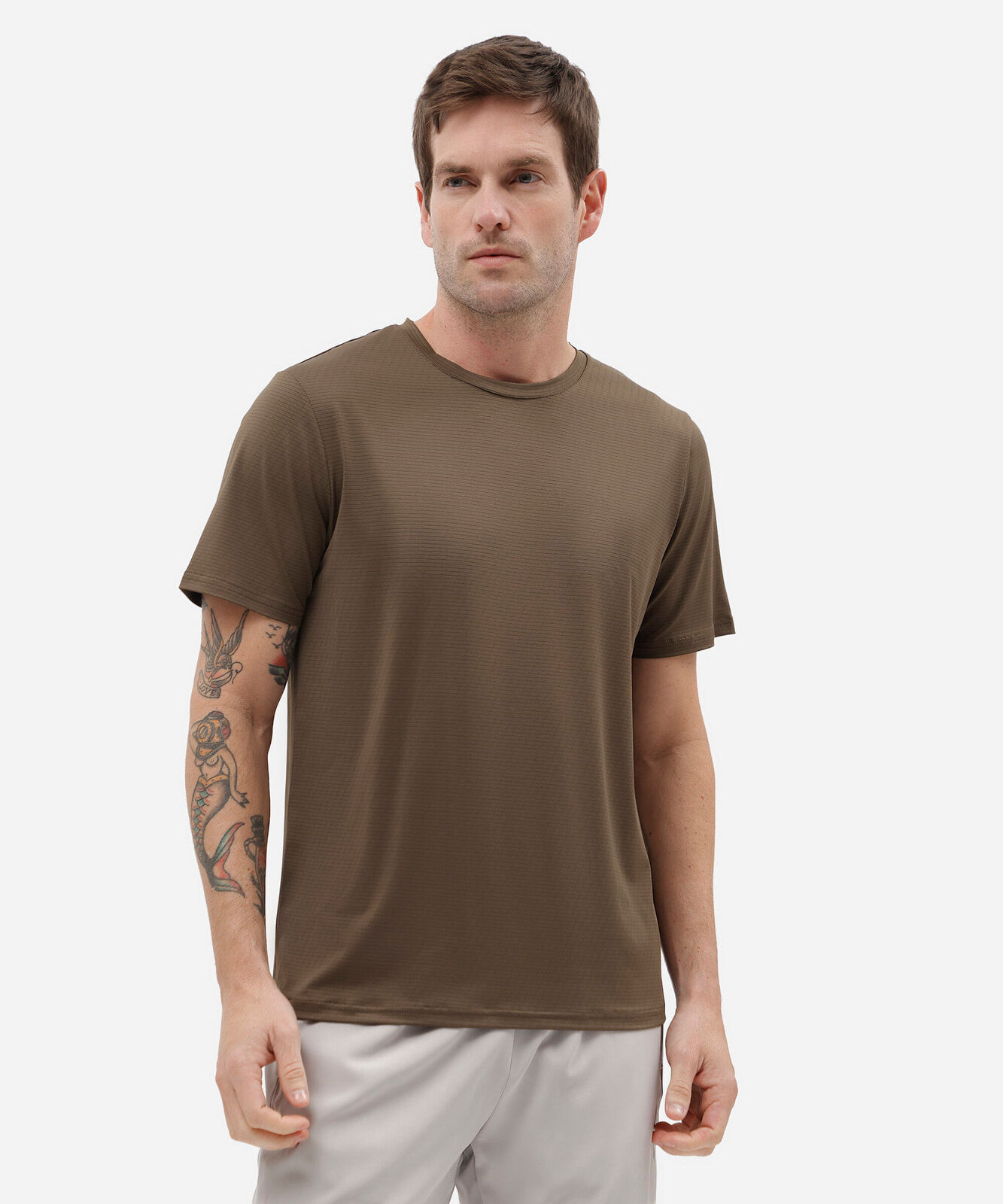 camiseta esportiva masculina manga curta texturizada marrom