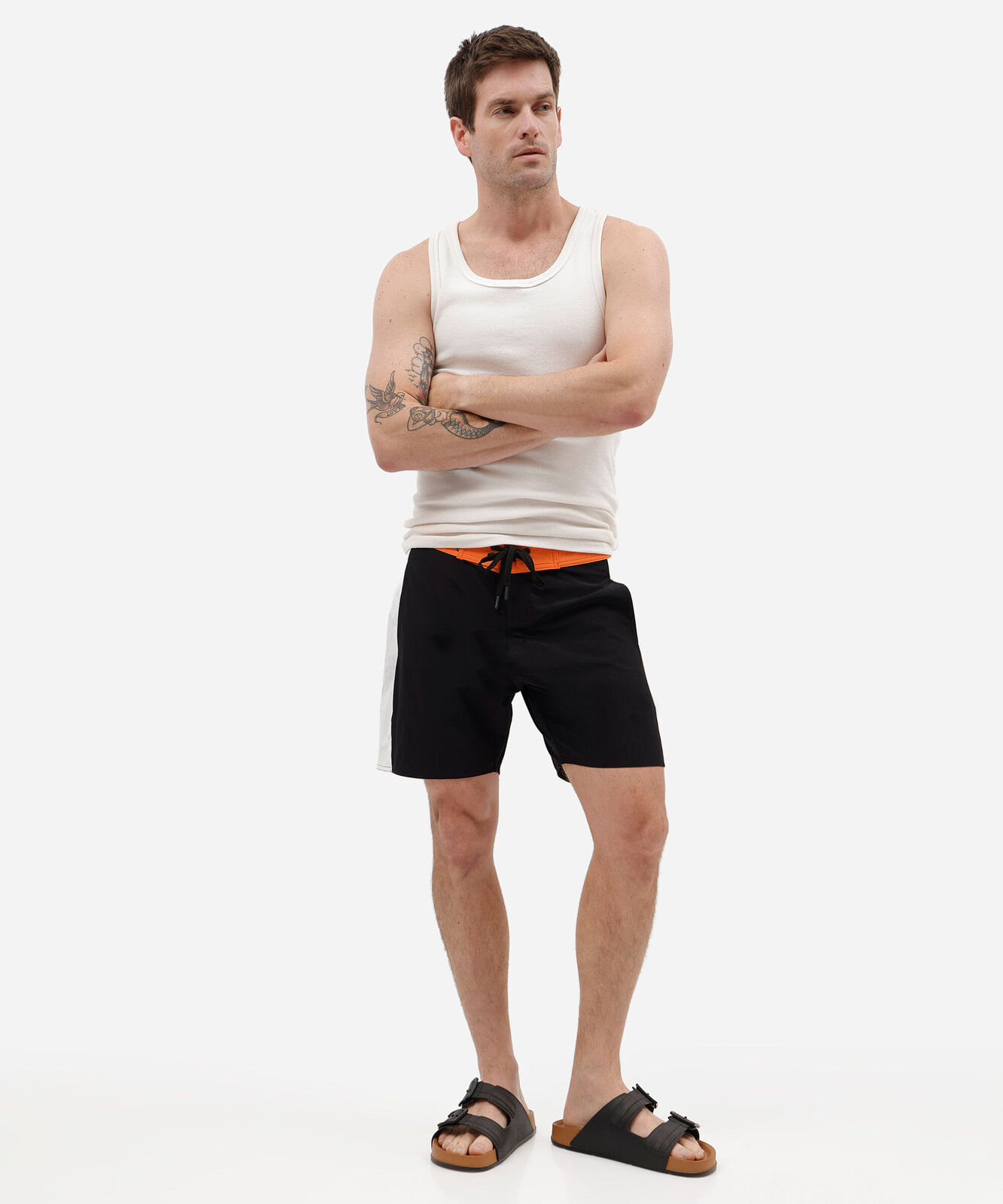 short boardshort masculino com recorte laranja