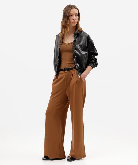 calça wide leg de alfaiataria feminina com pregas marrom P