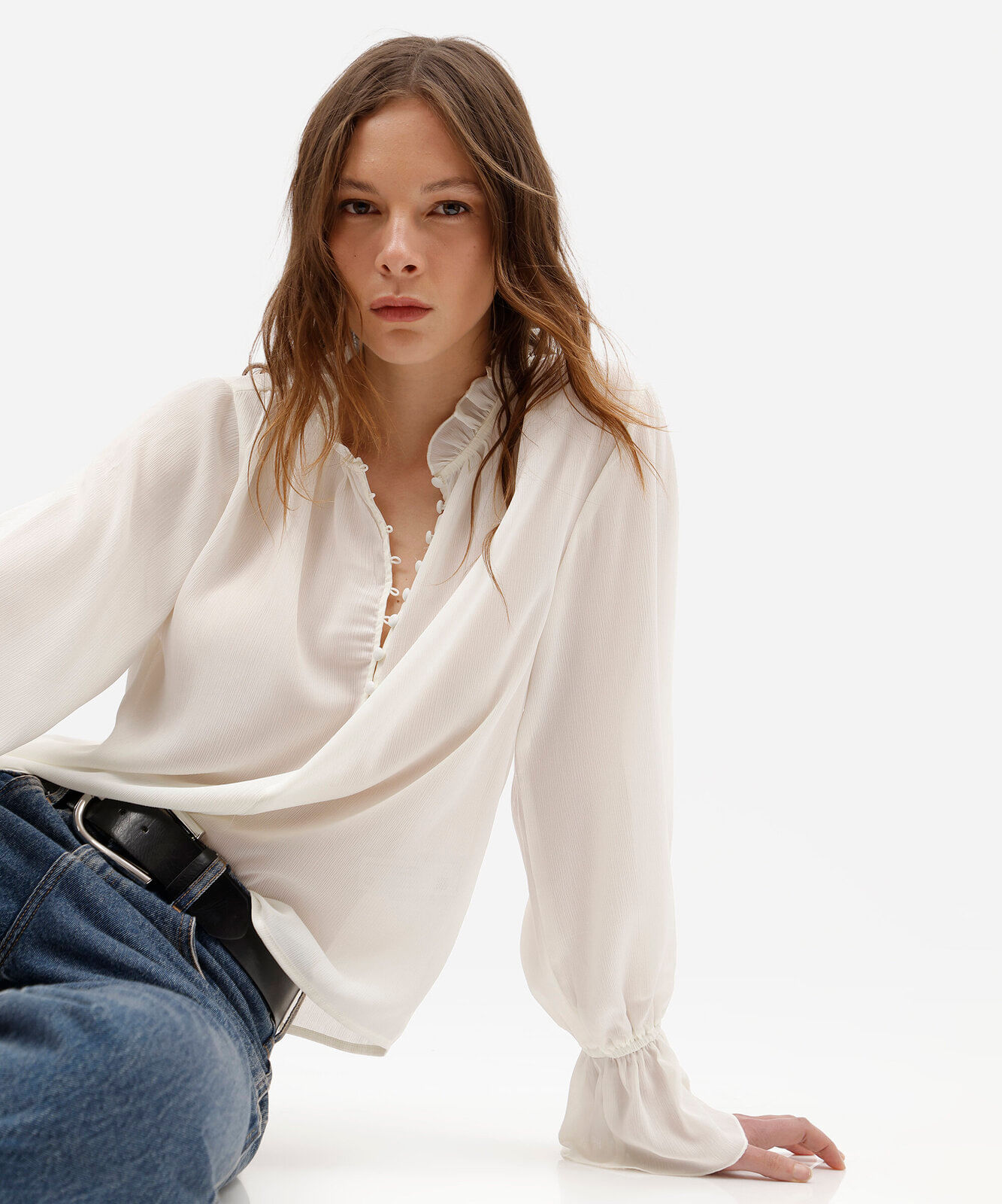 bata feminina com babado texturizada off white