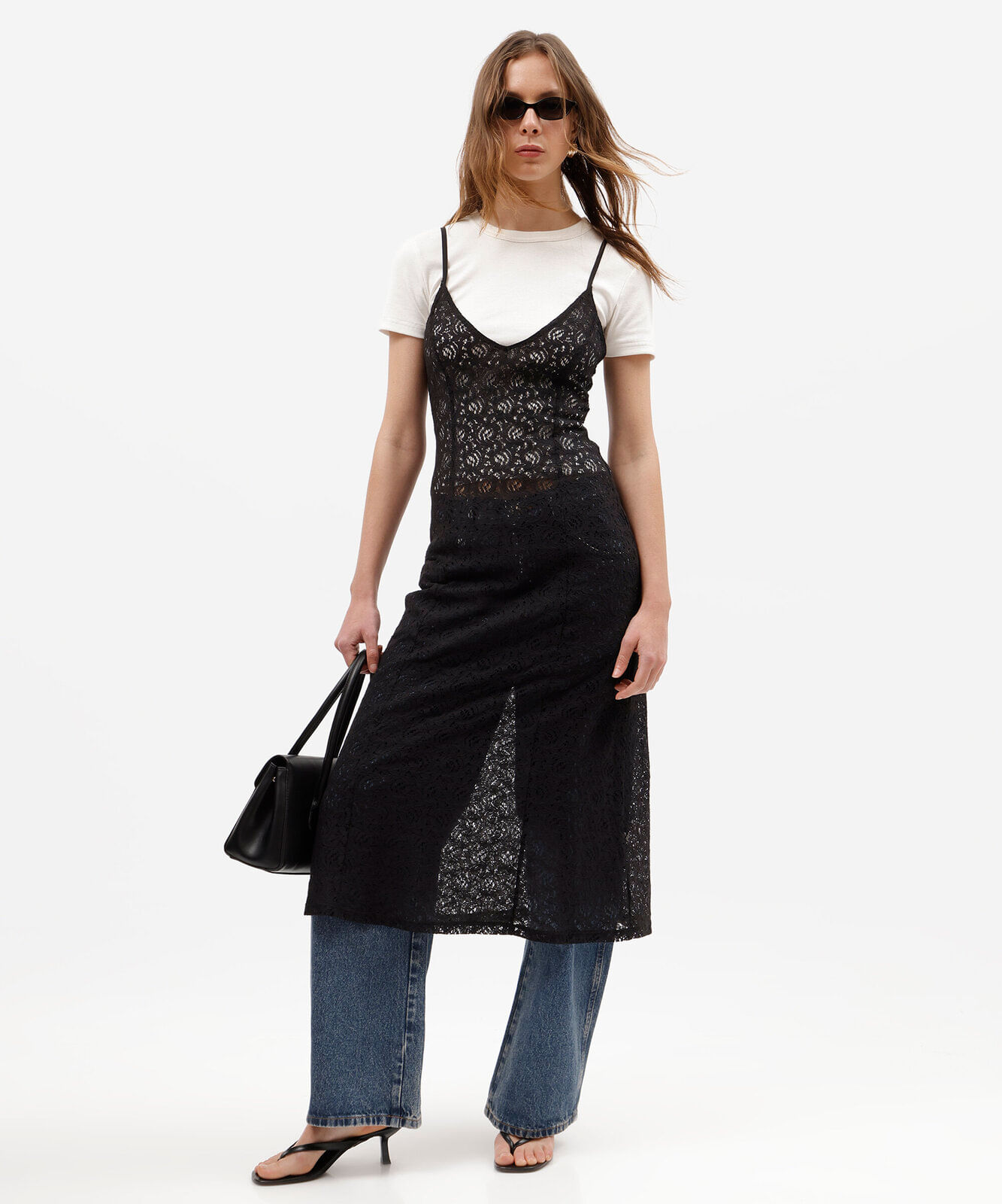 vestido midi feminino de renda decote v alça fina floral preto