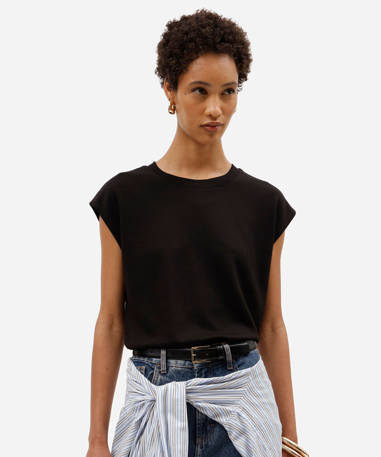 blusa muscle tee feminina com viscose decote redondo preta