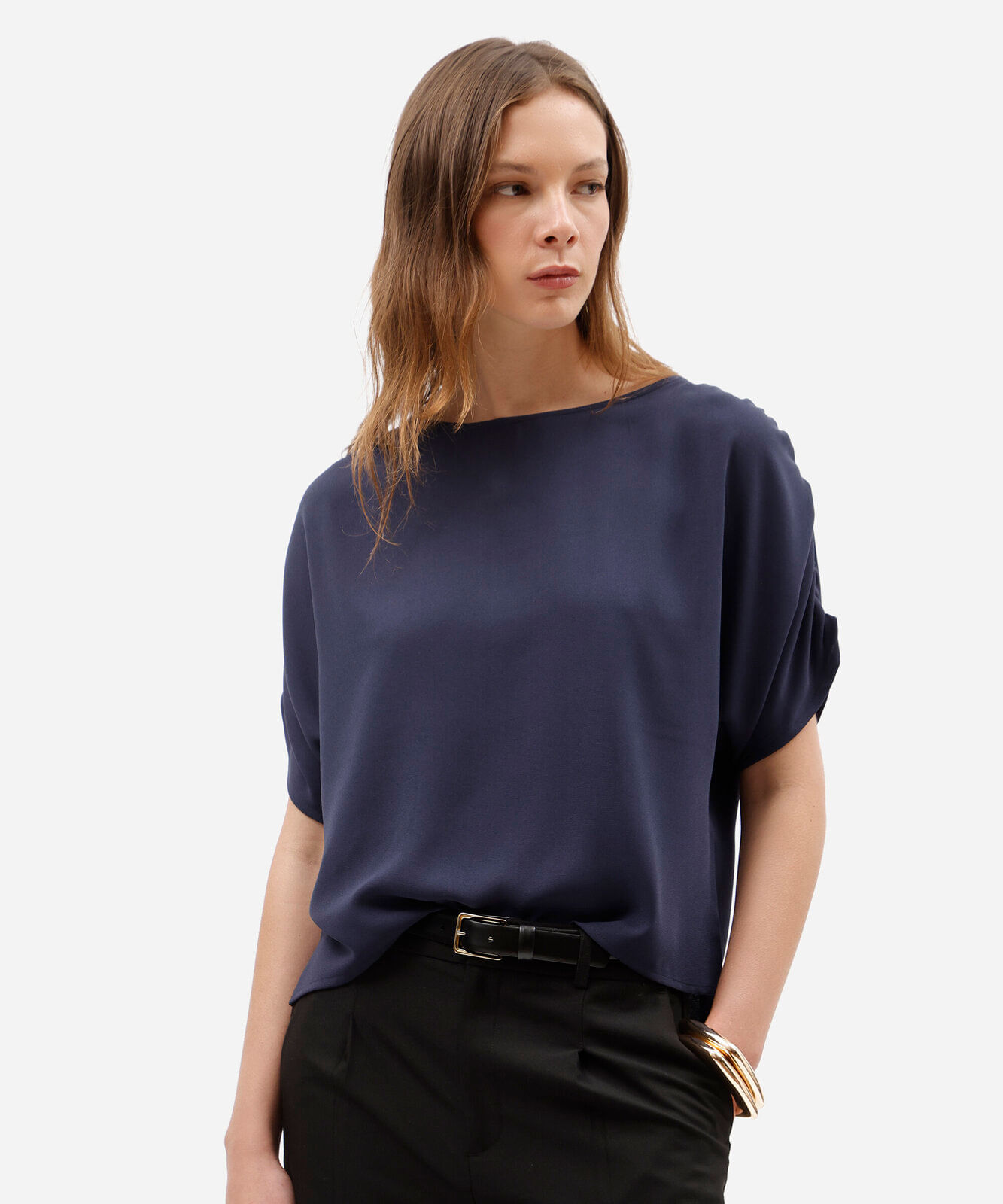 blusa feminina decote cano manga curta franzida azul
