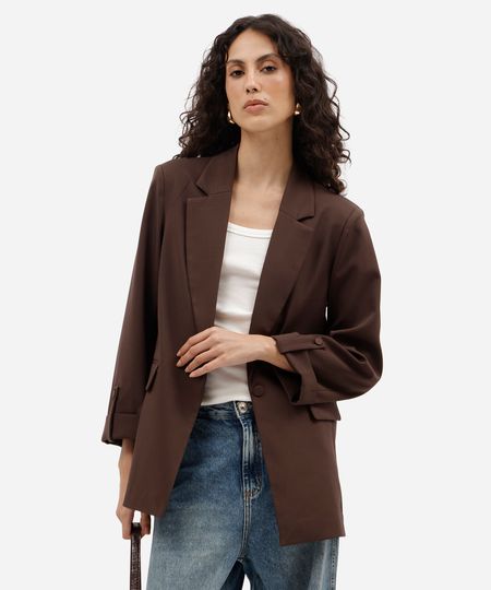 blazer de alfaiataria feminino com martingale marrom GG