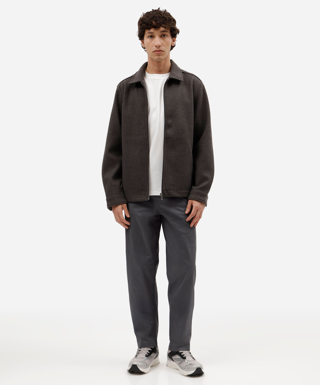 calça jogger chino masculina de sarja cós elástico cinza