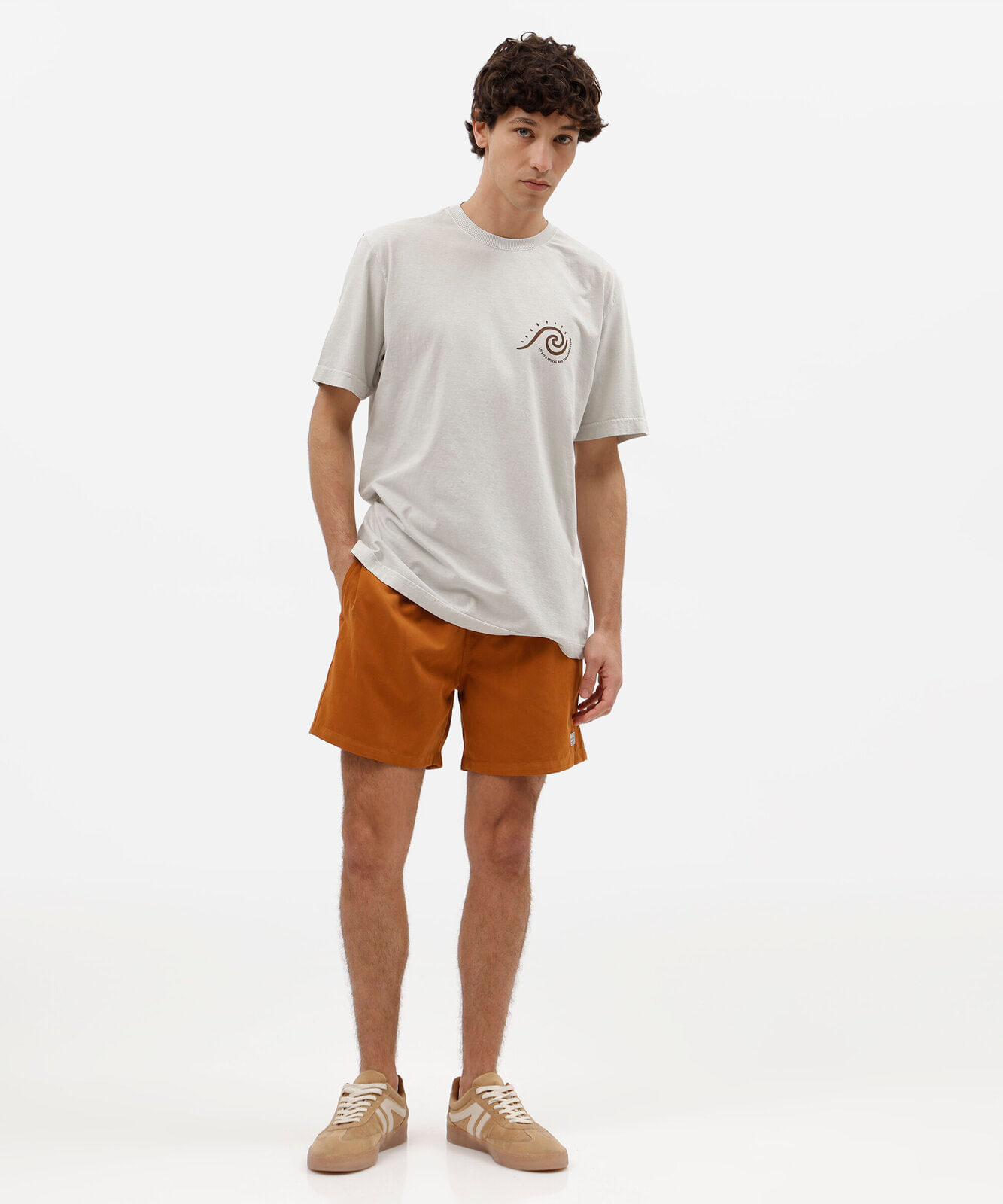 bermuda masculina em suede com bolsos elástico e cordão laranja