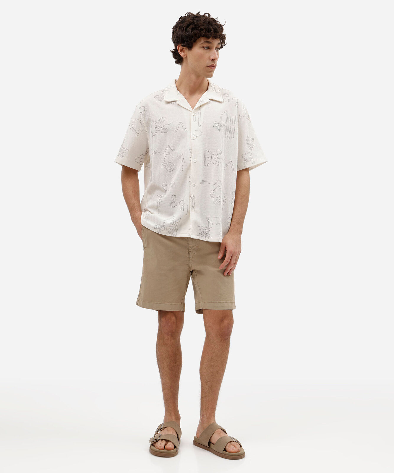 bermuda chino masculina de alfaiataria bege