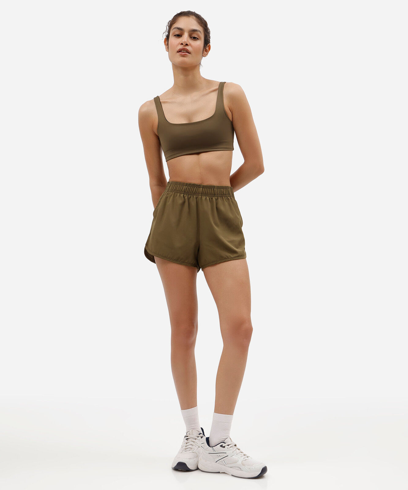 short esportivo feminino com cós elástico verde