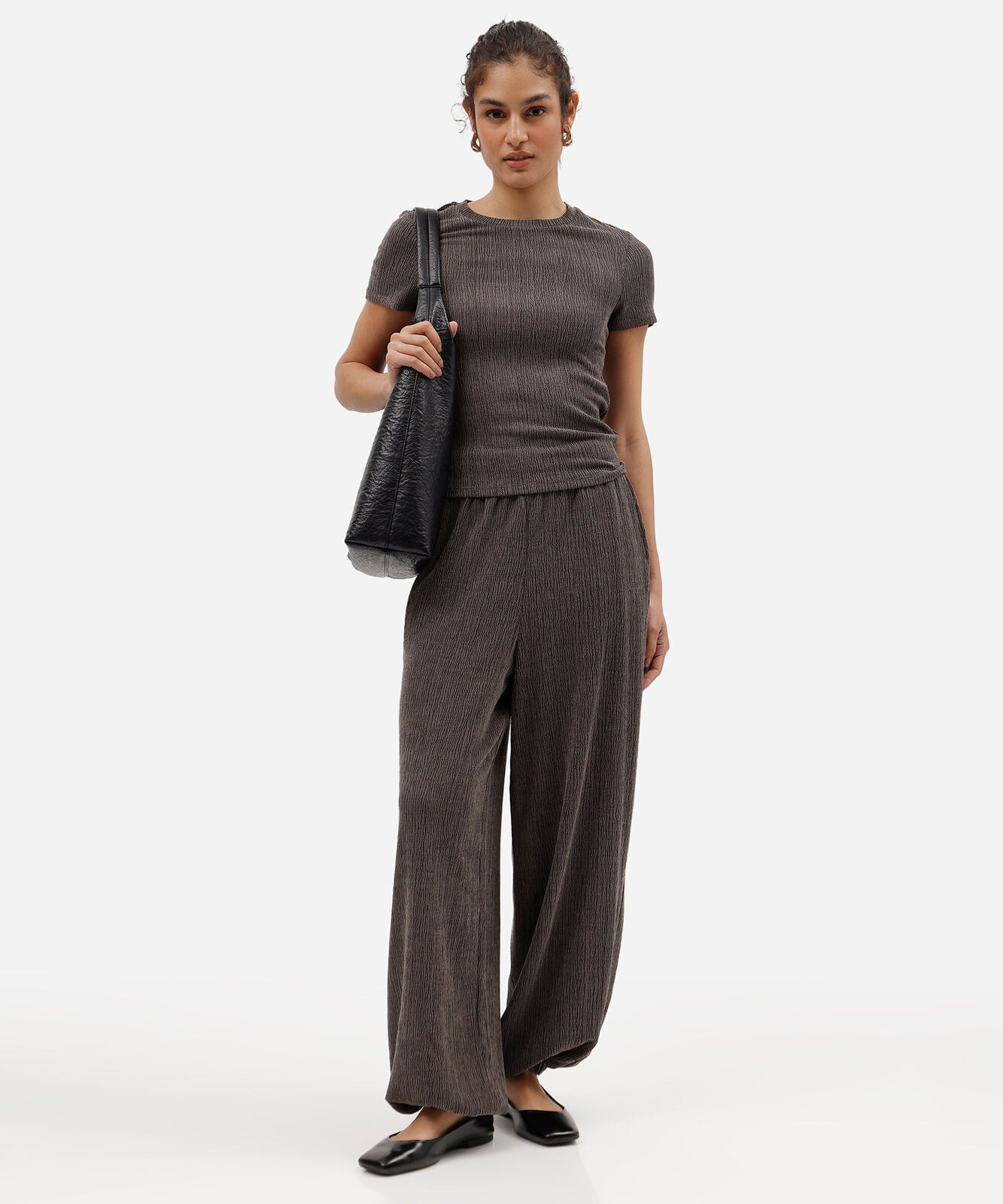calça balloon feminina cós elástico texturizada marrom