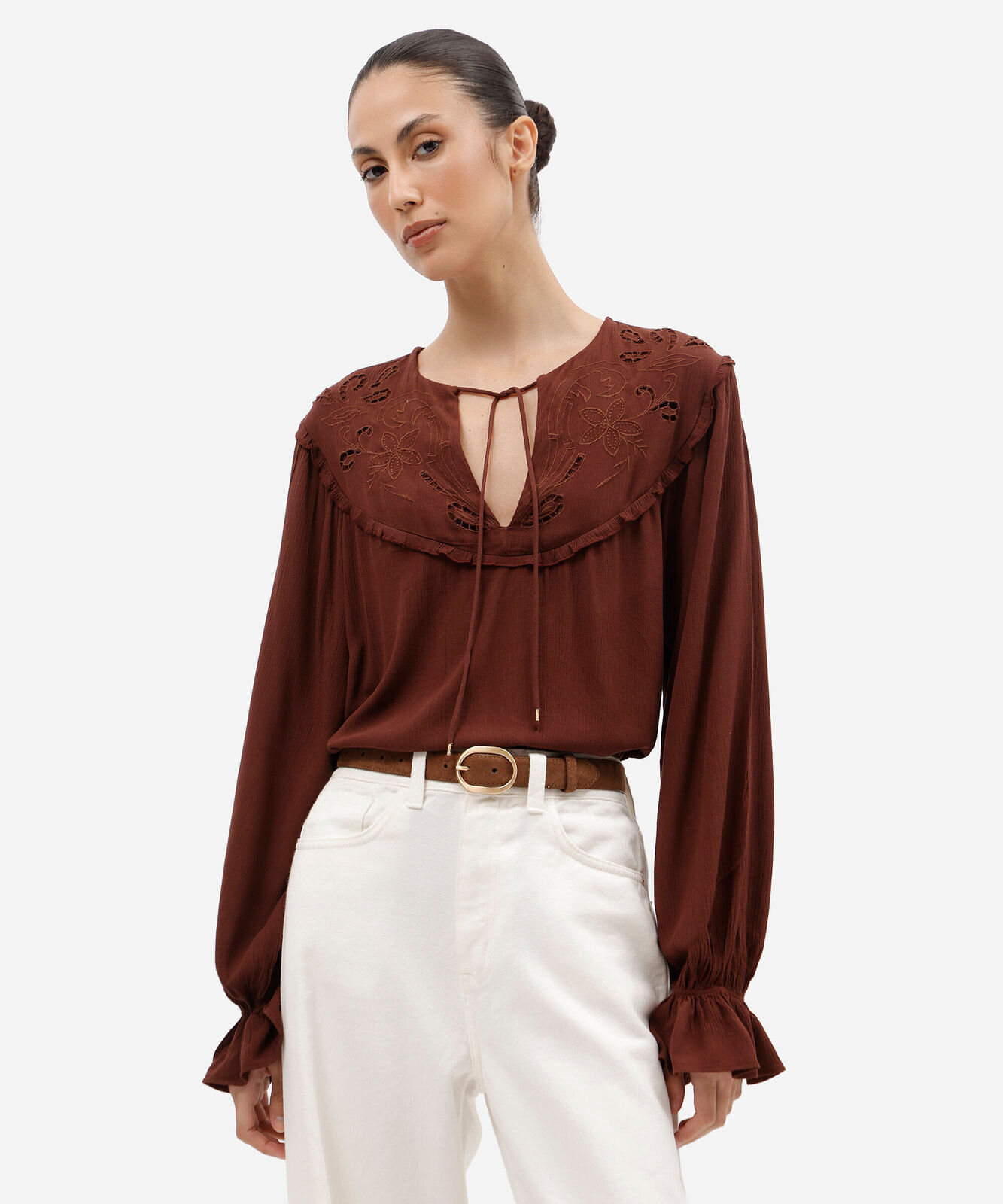 bata feminina de viscose manga longa bordada marrom