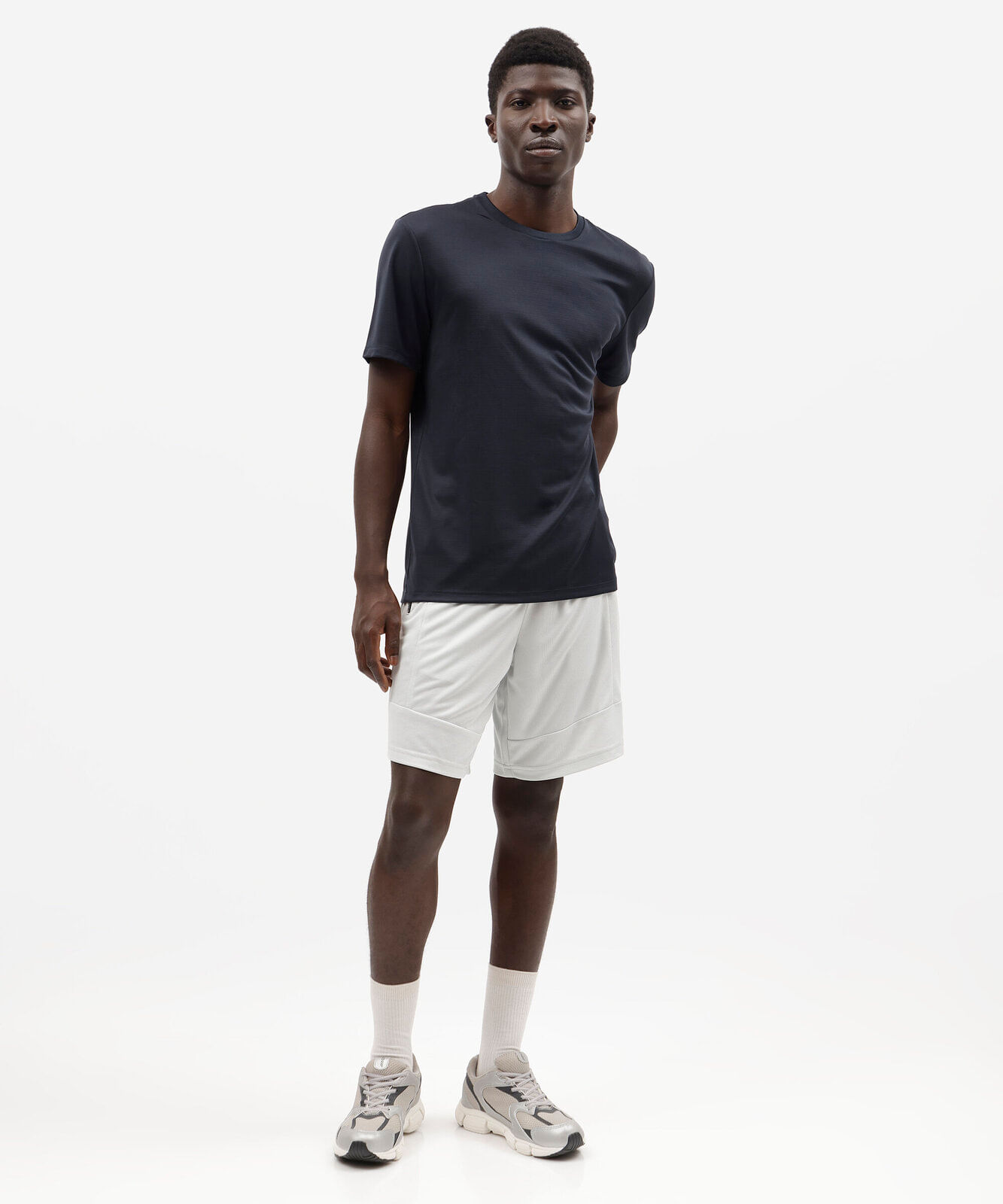 bermuda masculina esportiva com recortes cinza