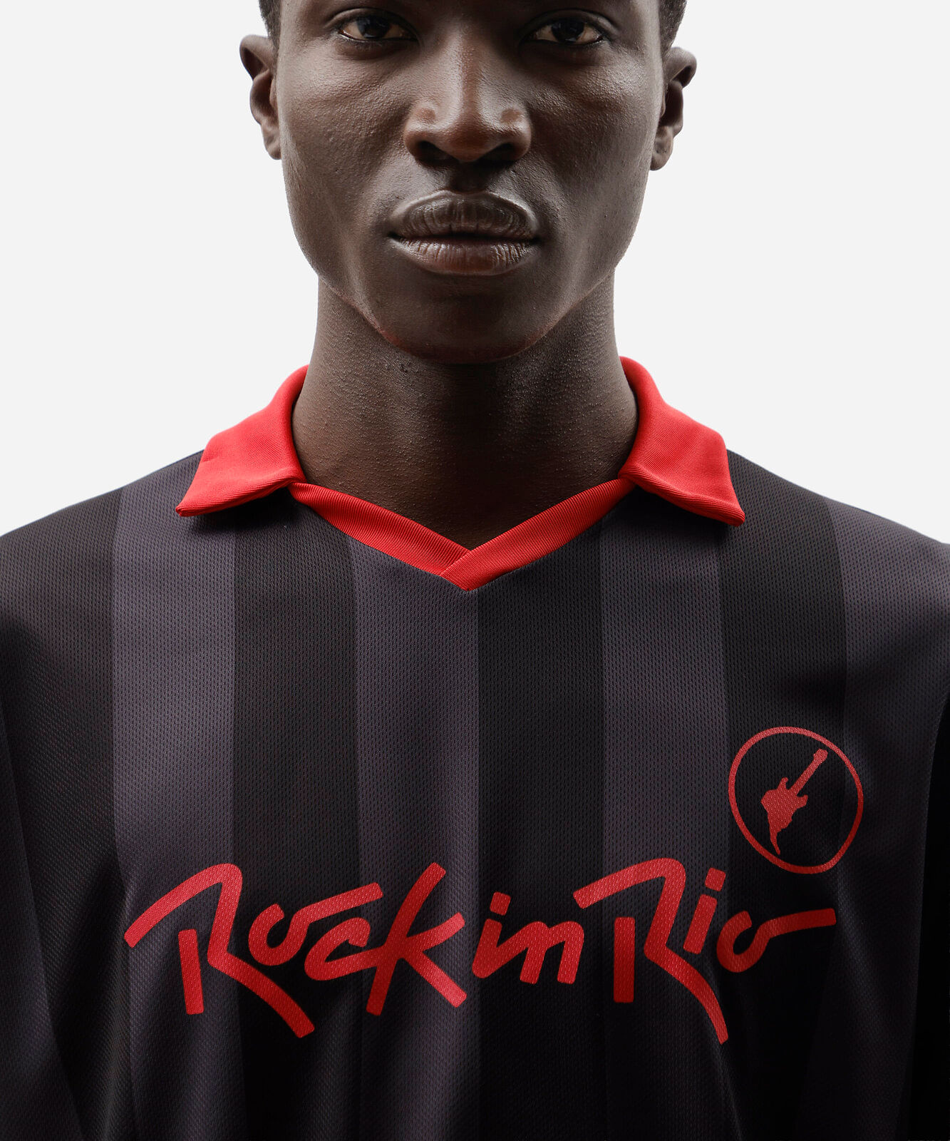 camiseta masculina rock in rio relaxed listrada com gola polo preta