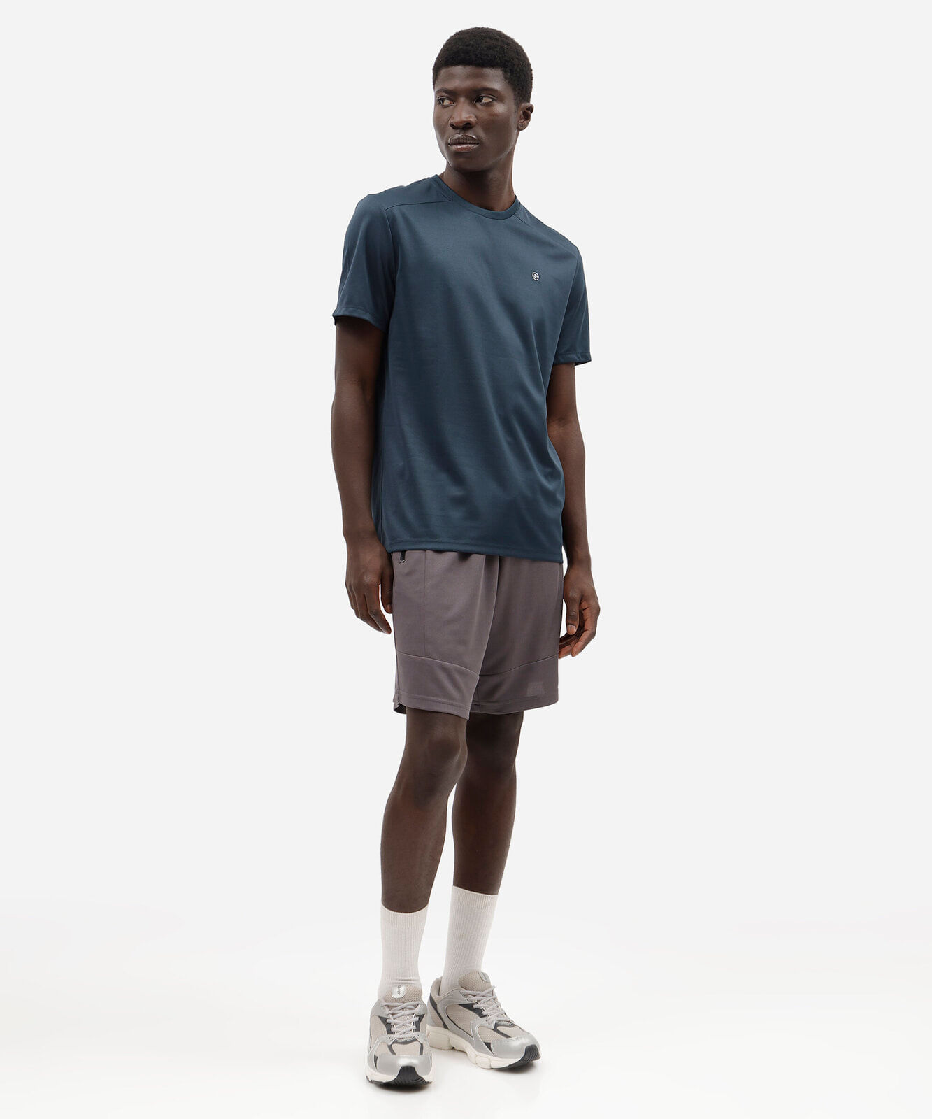 bermuda masculina com recortes cinza