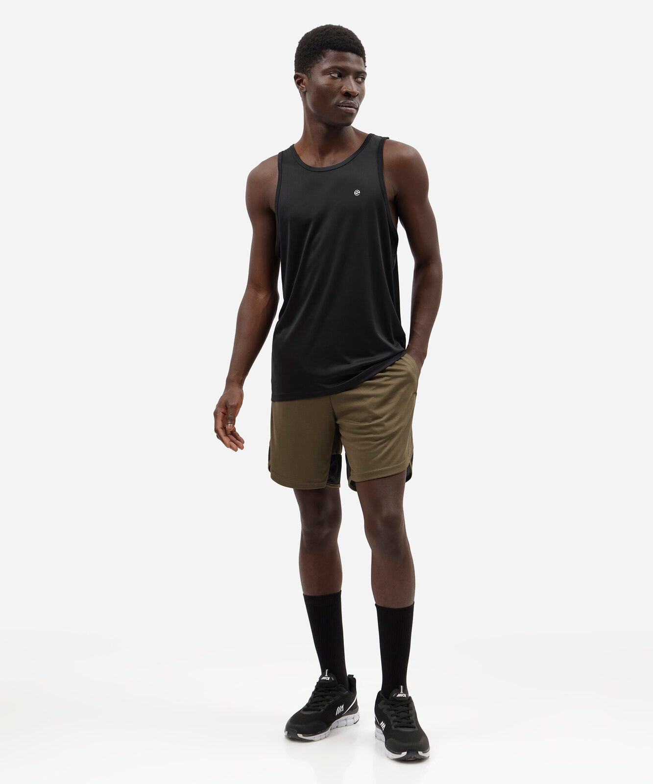 short masculino esportivo texturizado com recorte verde