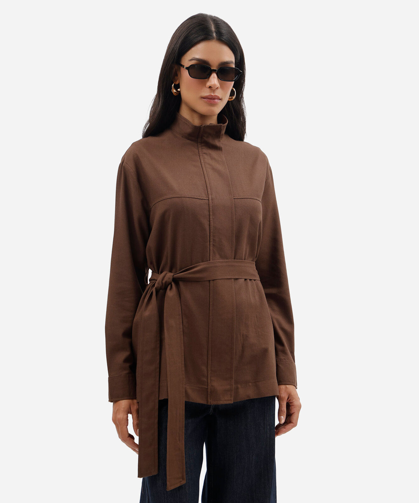 jaqueta feminina com linho e faixa gola funnel neck marrom