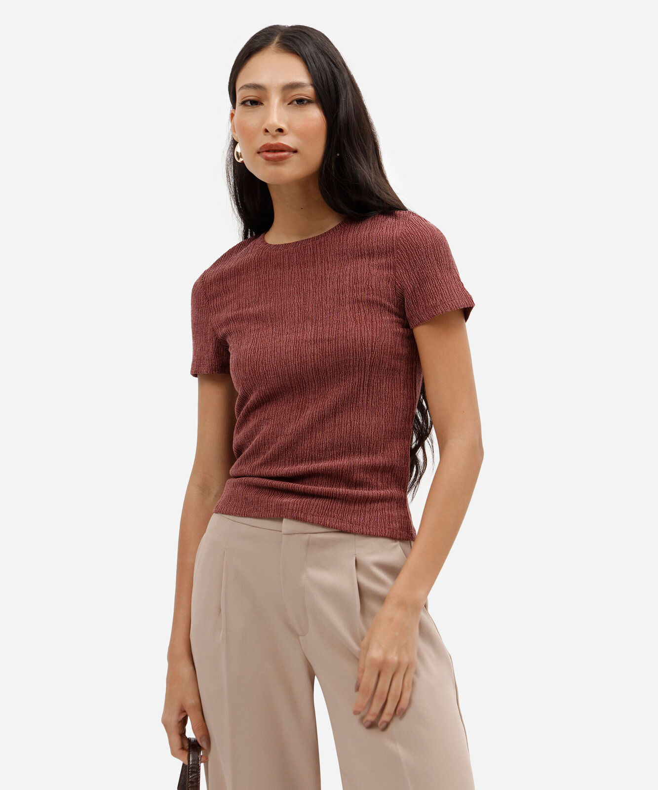 blusa básica baby look feminina manga curta texturizada vinho