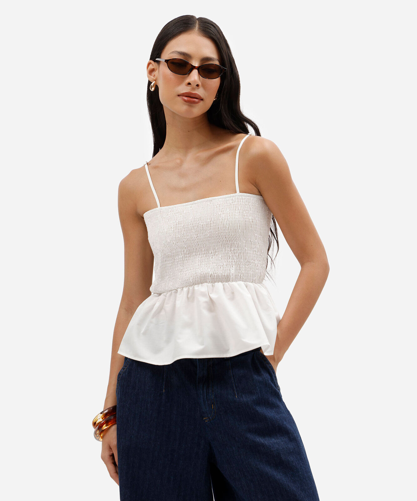 top feminino de alcinha em tricoline com lastex e babado peplum off white