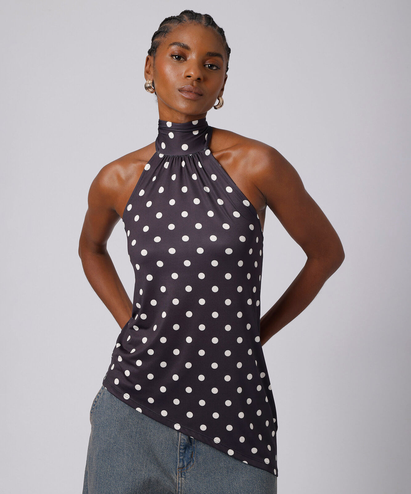 blusa frente única feminina gola alta assimétrica poá mindset preta