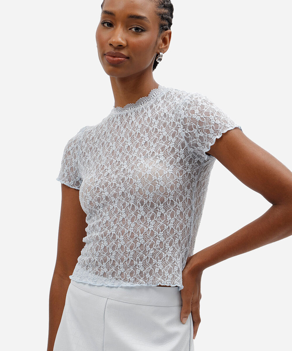 blusa feminina de renda manga curta floral azul